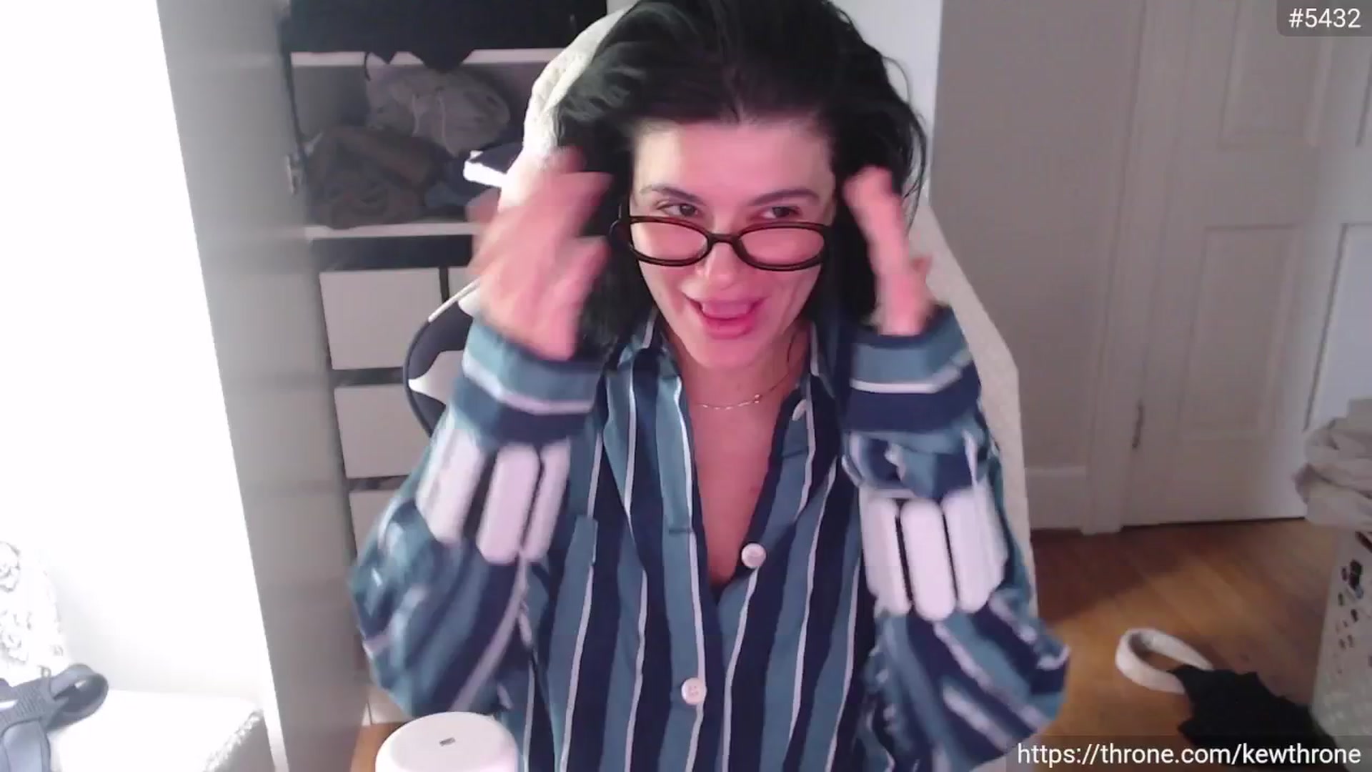 Gallery image thumbnail from Kew__'s myfreecams stream on, 07/13/2025, 20:25 image 2 of 20