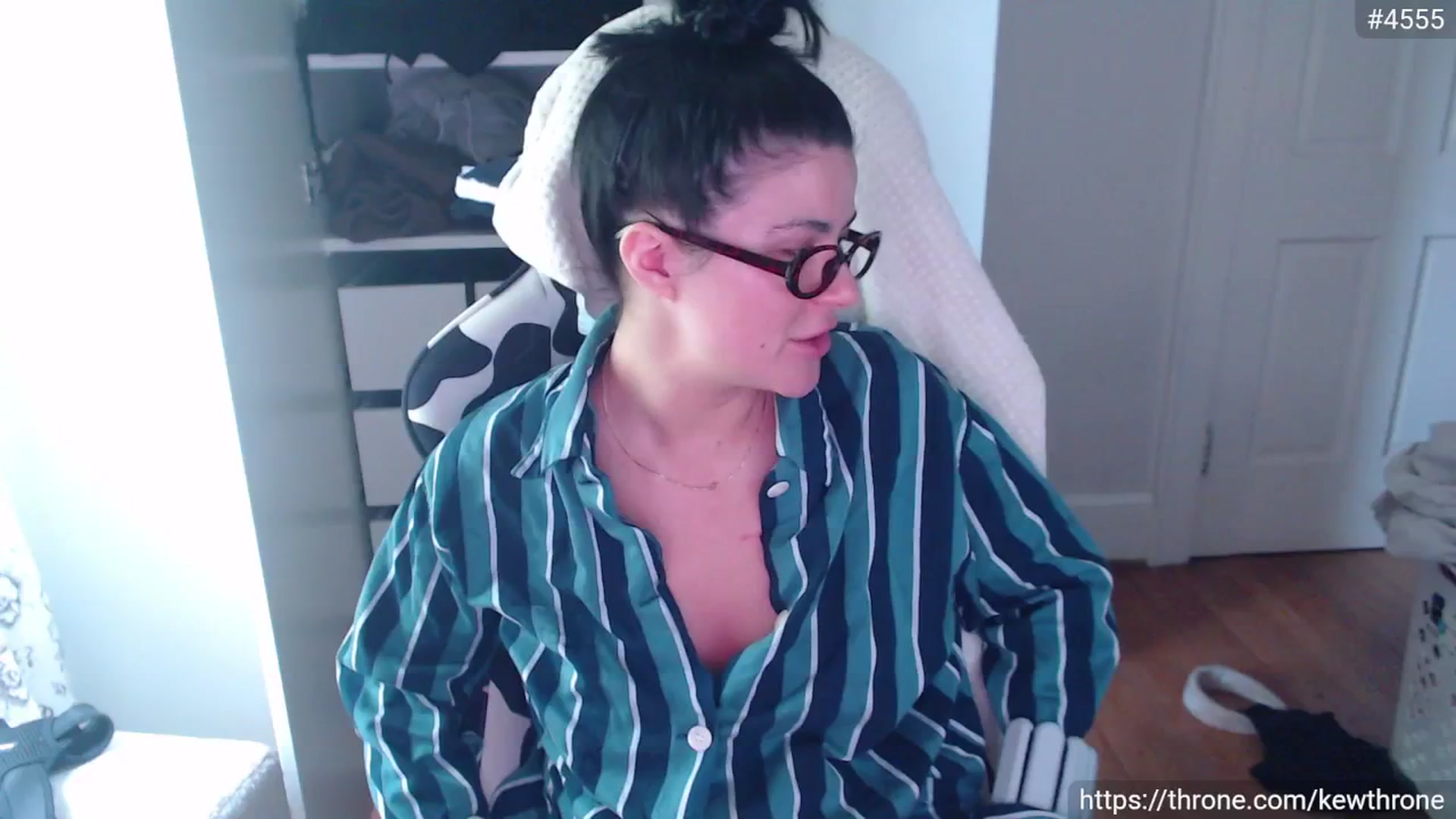 Gallery image thumbnail from Kew__'s myfreecams stream on, 07/13/2025, 20:25 image 10 of 20