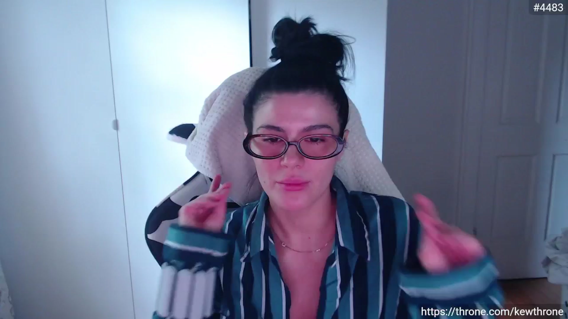 Gallery image thumbnail from Kew__'s myfreecams stream on, 07/13/2025, 20:25 image 17 of 20