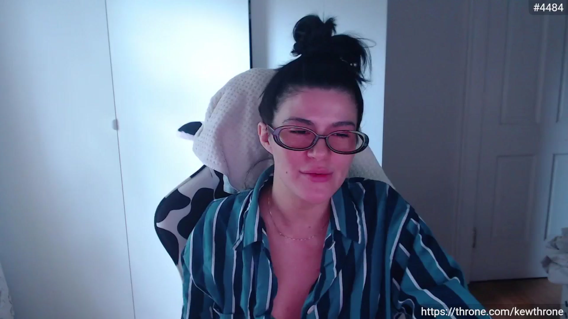 Gallery image thumbnail from Kew__'s myfreecams stream on, 07/13/2025, 20:25 image 16 of 20