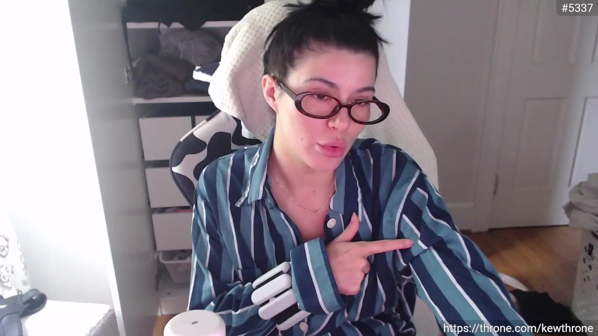 Gallery image thumbnail from Kew__'s myfreecams stream on, 07/13/2025, 20:25 image 6 of 20