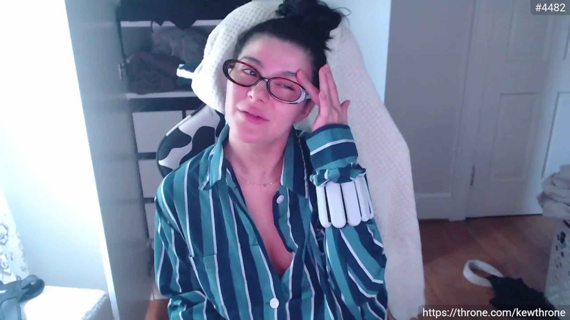 Gallery image thumbnail from Kew__'s myfreecams stream on, 07/13/2025, 20:25 image 11 of 20