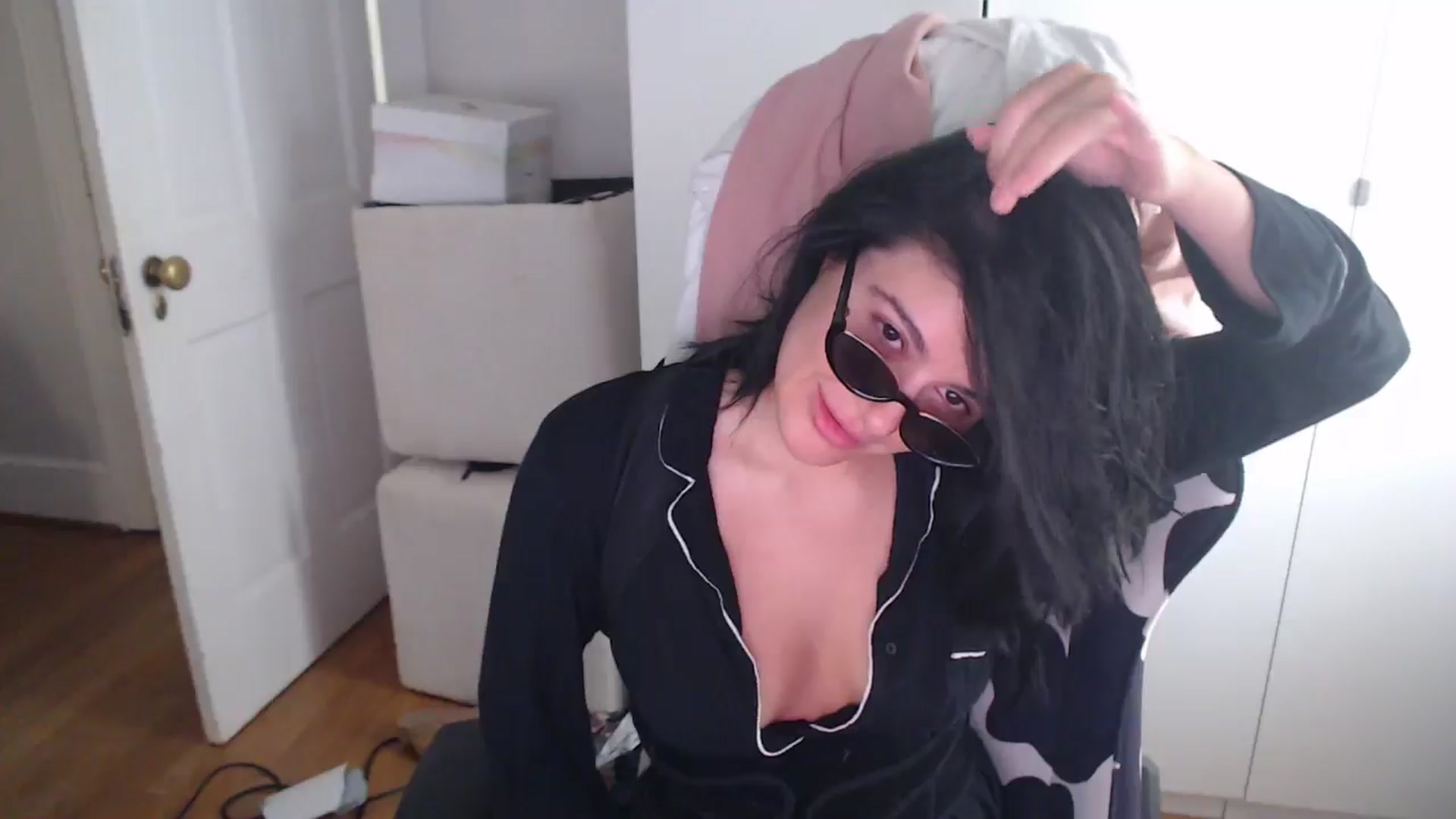 Gallery image thumbnail from Kew__'s myfreecams stream on, 07/19/2025, 16:47 image 19 of 20