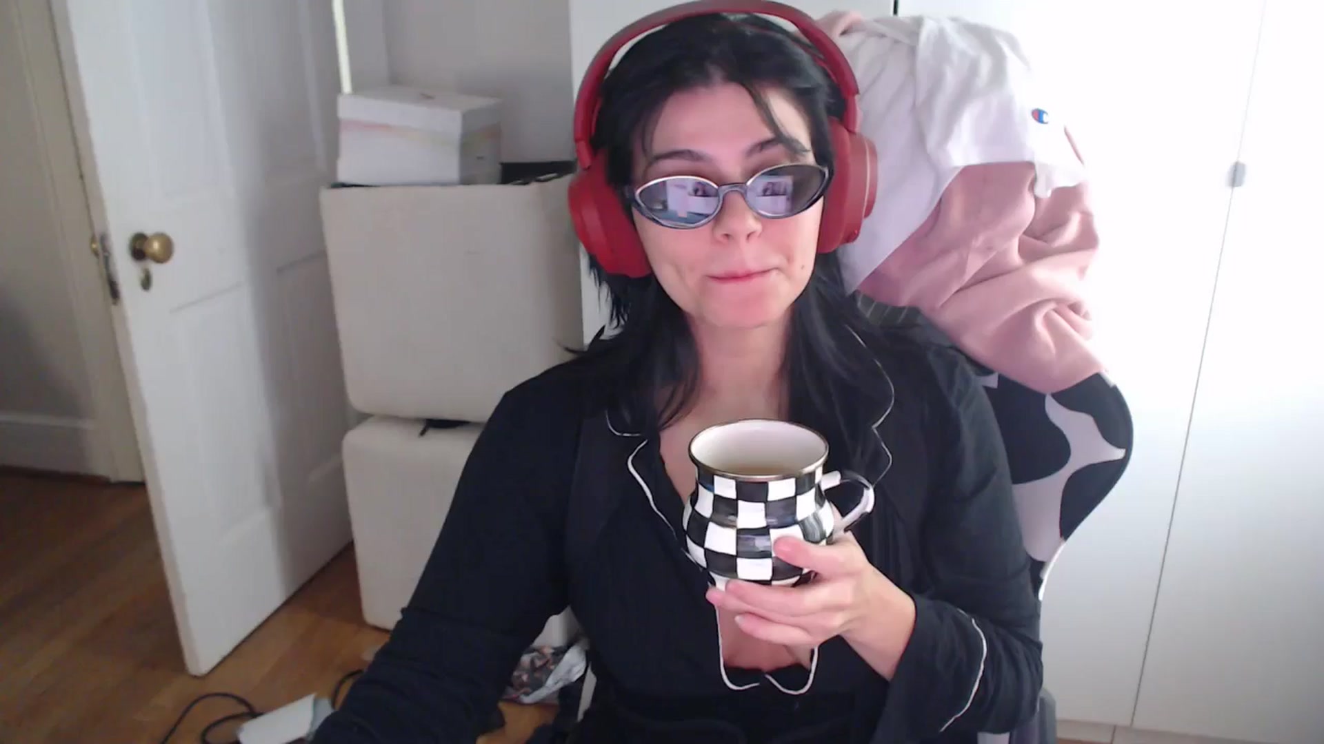 Gallery image thumbnail from Kew__'s myfreecams stream on, 07/19/2025, 16:47 image 20 of 20