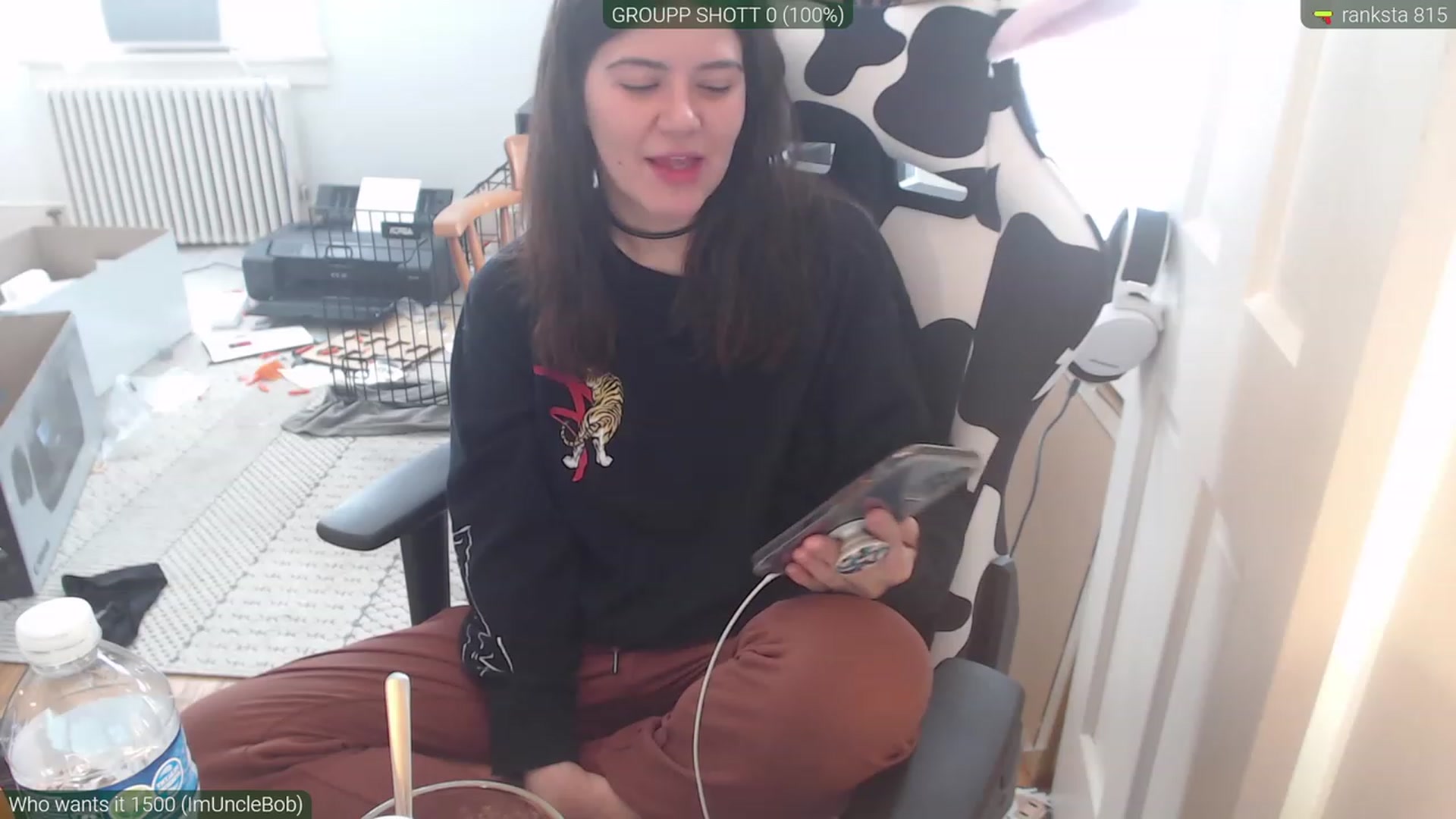 Gallery image thumbnail from KewcumberUB's myfreecams stream on, 04/09/2023, 15:23 image 12 of 20