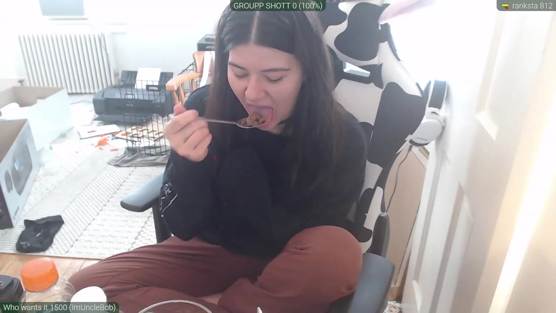 Gallery image thumbnail from KewcumberUB's myfreecams stream on, 04/09/2023, 15:23 image 2 of 20
