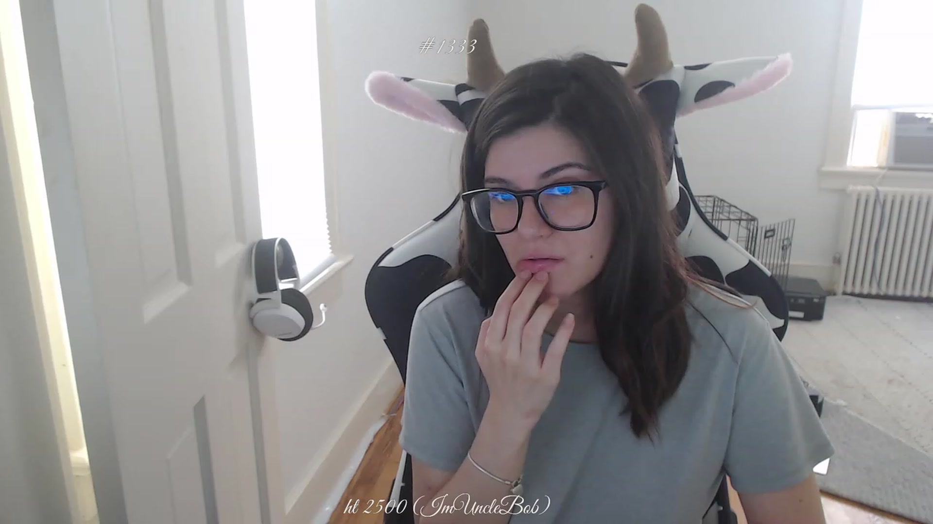 Gallery image thumbnail from KewcumberUB's myfreecams stream on, 04/29/2023, 20:11 image 4 of 20