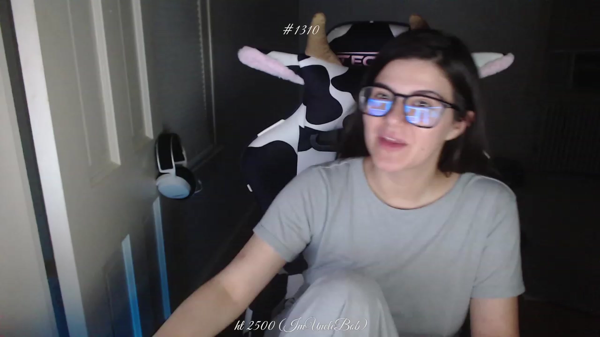 Gallery image thumbnail from KewcumberUB's myfreecams stream on, 04/30/2023, 01:48 image 11 of 20