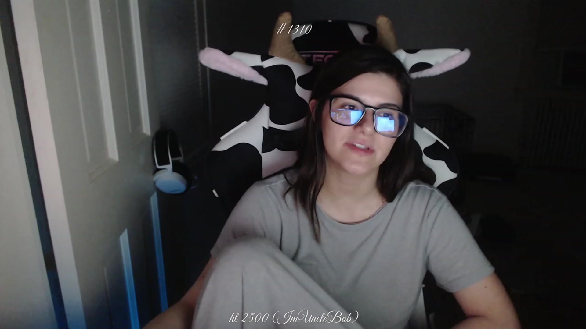 Gallery image thumbnail from KewcumberUB's myfreecams stream on, 04/30/2023, 01:48 image 6 of 20