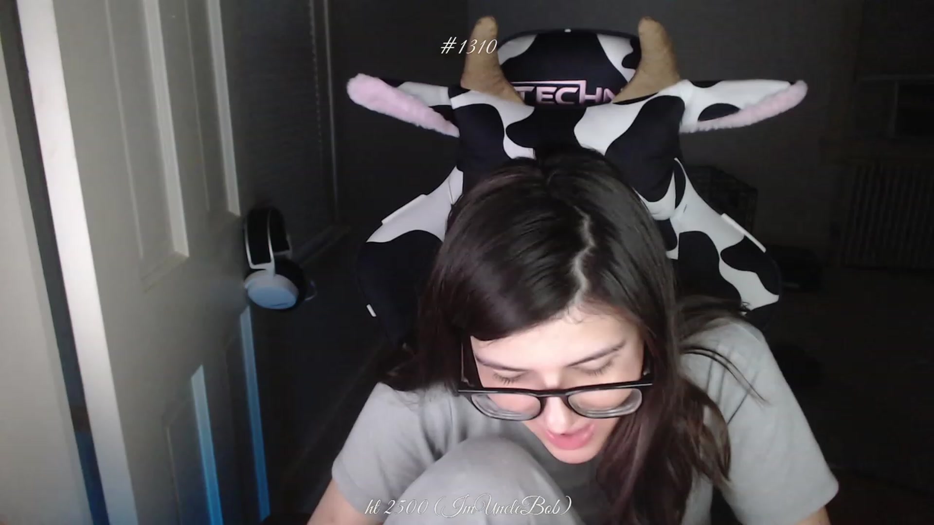 Gallery image thumbnail from KewcumberUB's myfreecams stream on, 04/30/2023, 01:48 image 1 of 20