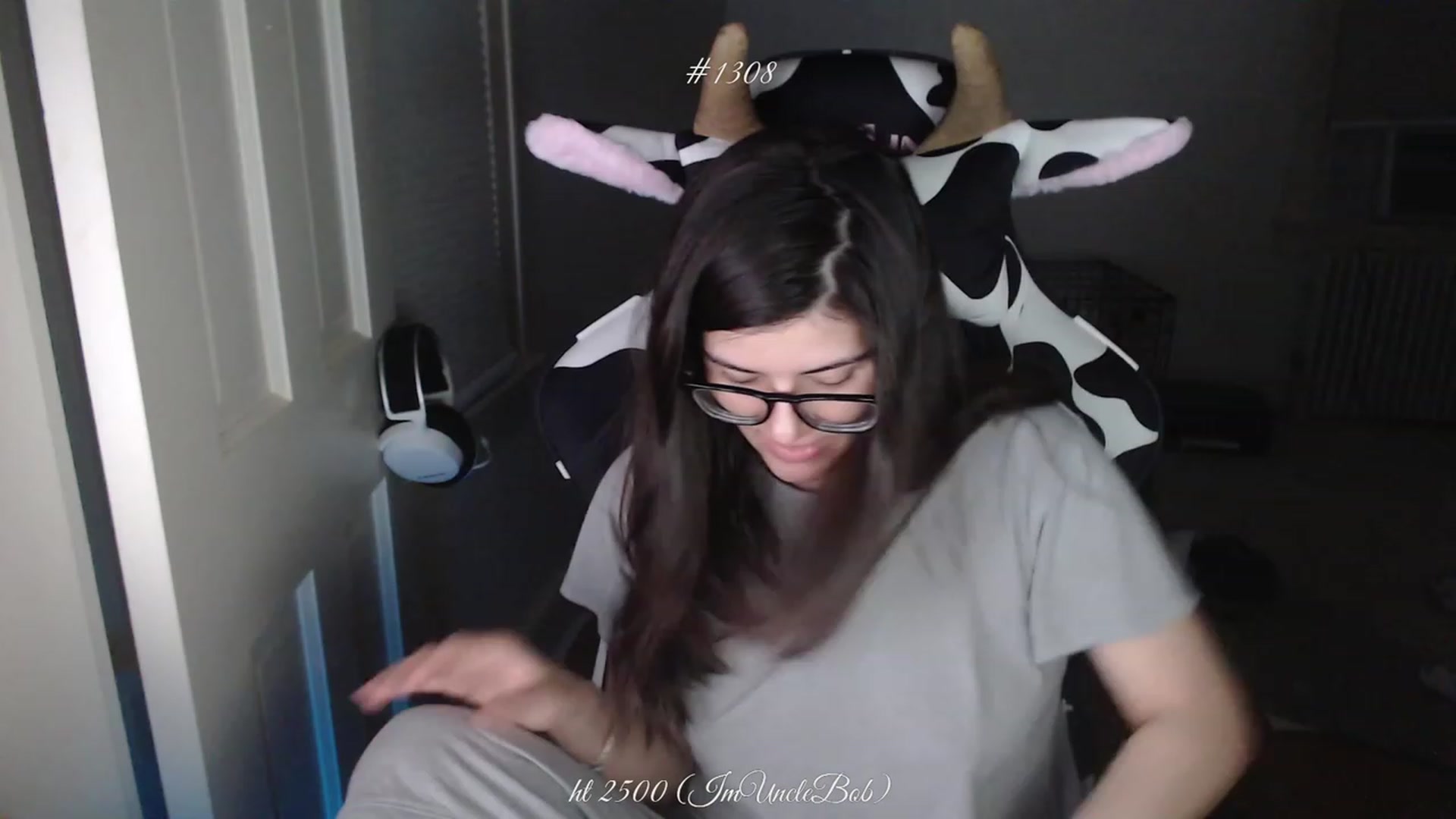 Gallery image thumbnail from KewcumberUB's myfreecams stream on, 04/30/2023, 01:48 image 17 of 20