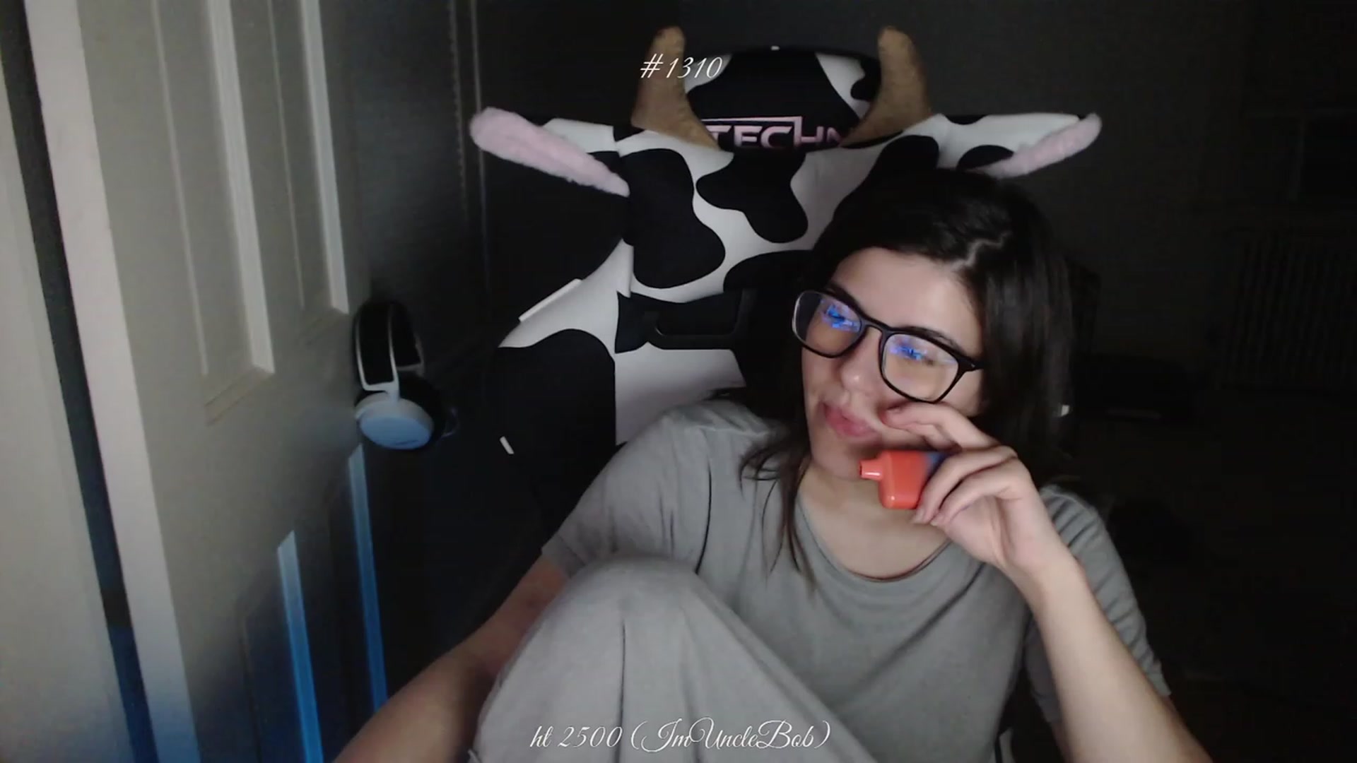 Gallery image thumbnail from KewcumberUB's myfreecams stream on, 04/30/2023, 01:48 image 7 of 20