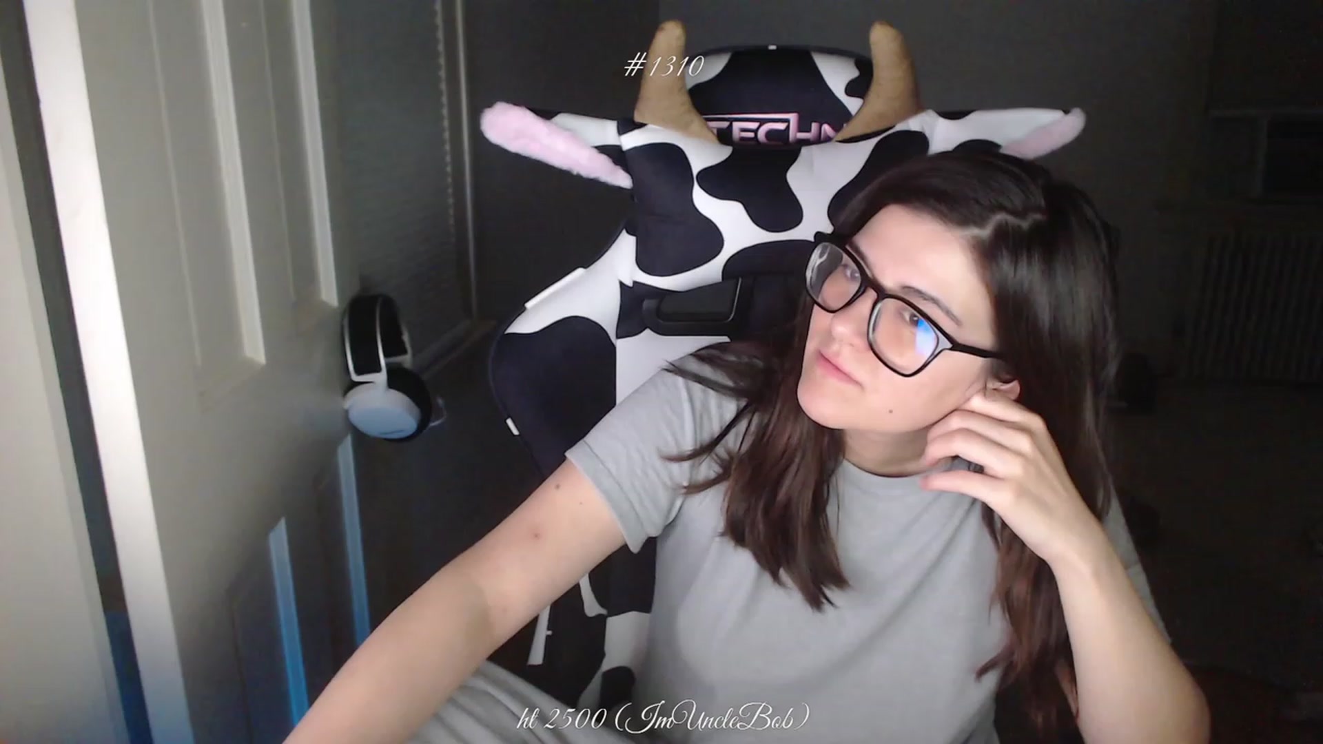 Gallery image thumbnail from KewcumberUB's myfreecams stream on, 04/30/2023, 01:48 image 16 of 20