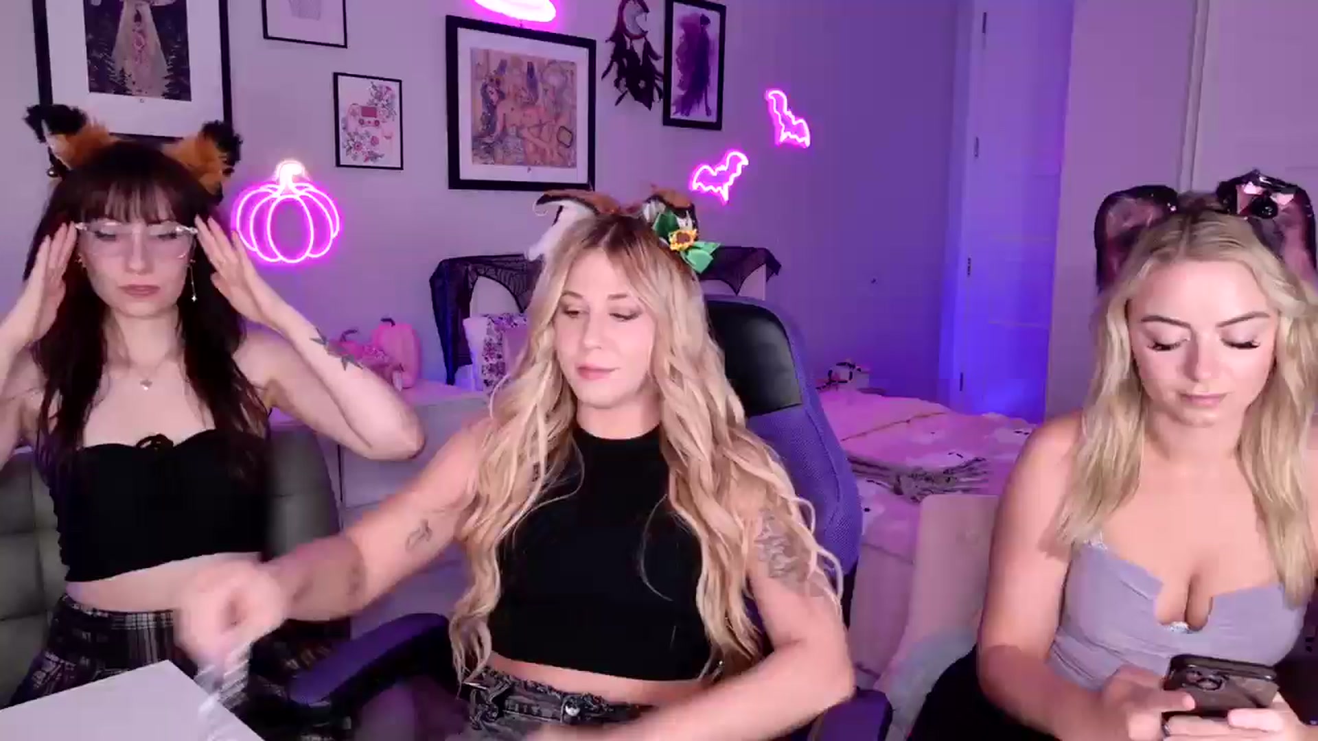 Gallery image thumbnail from Keyana_Reeves's myfreecams stream on, 10/06/2025, 02:30 image 3 of 20