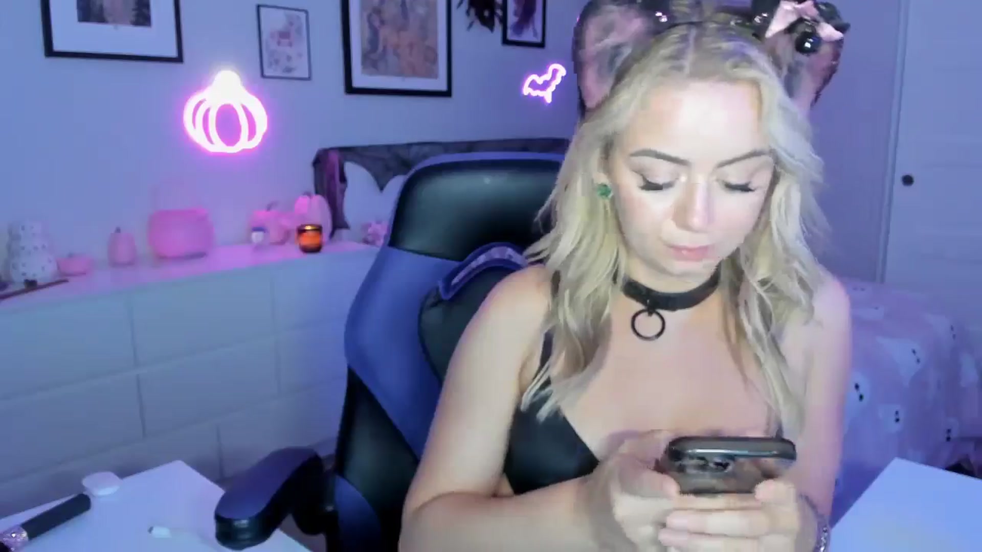 Gallery image thumbnail from Keyana_Reeves's myfreecams stream on, 10/08/2025, 07:06 image 15 of 20