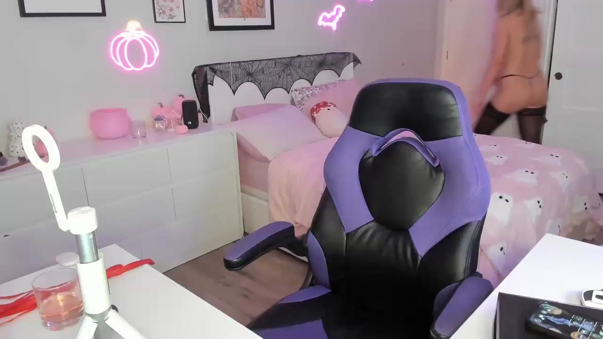 Gallery image thumbnail from Keyana_Reeves's myfreecams stream on, 10/13/2025, 05:09 image 20 of 20