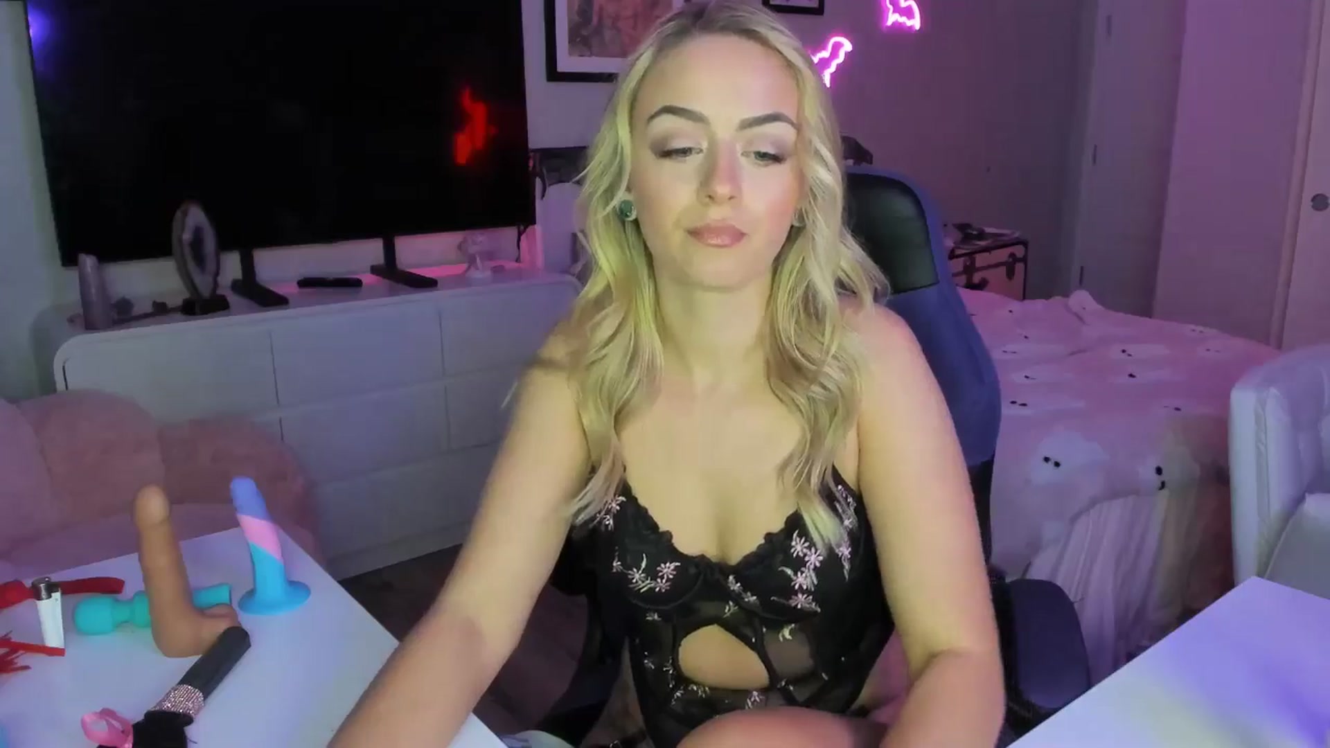 Gallery image thumbnail from Keyana_Reeves's myfreecams stream on, 11/14/2025, 06:25 image 11 of 20