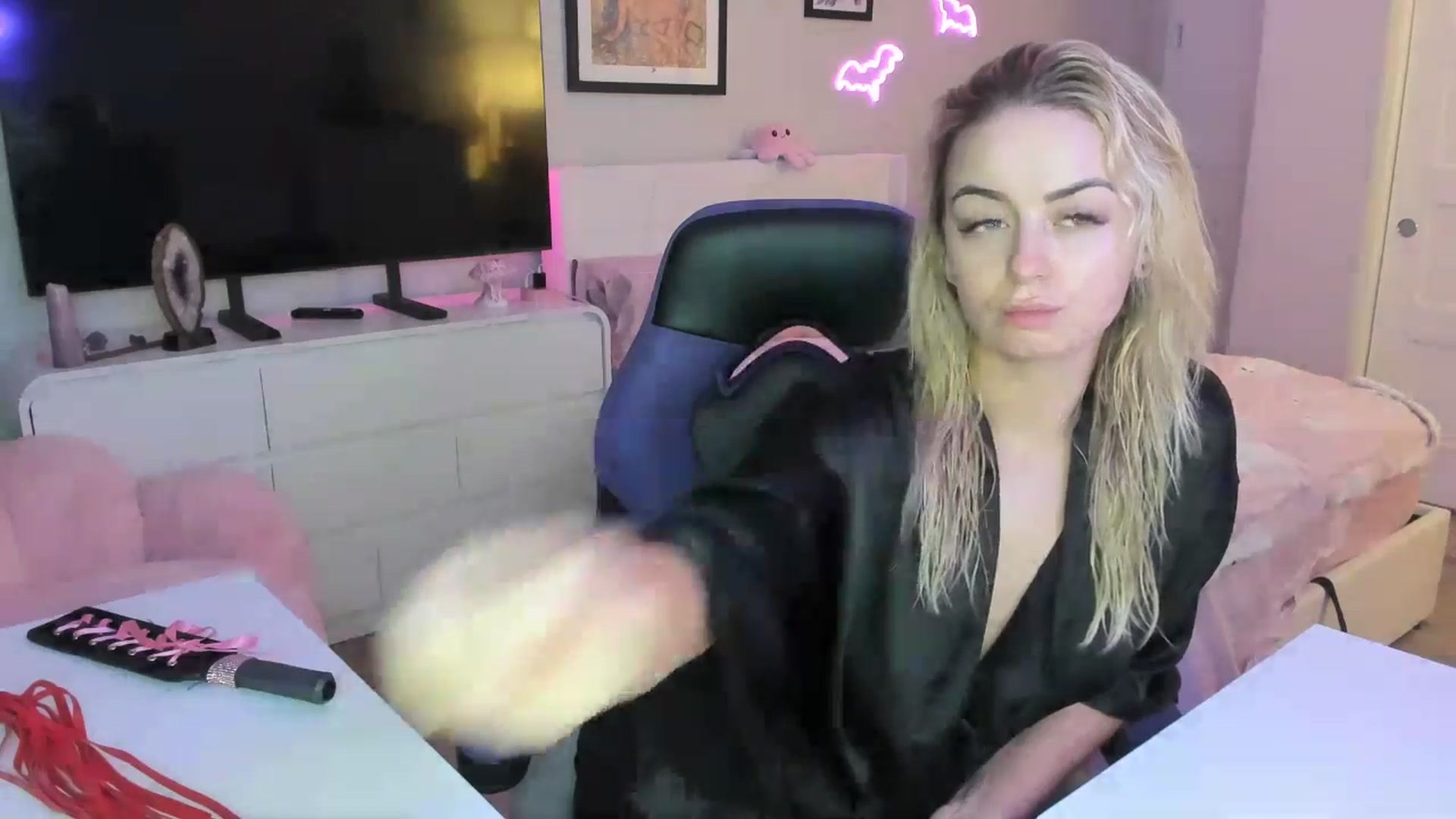 Gallery image thumbnail from Keyana_Reeves's myfreecams stream on, 11/24/2025, 04:08 image 6 of 20