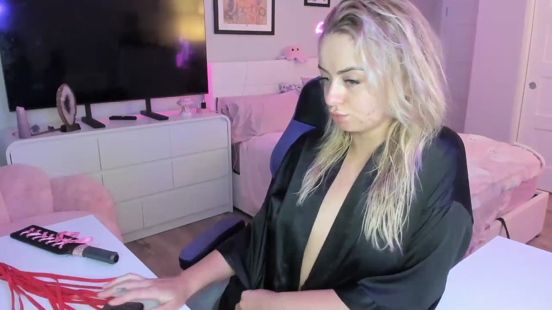 Gallery image thumbnail from Keyana_Reeves's myfreecams stream on, 11/24/2025, 04:08 image 18 of 20