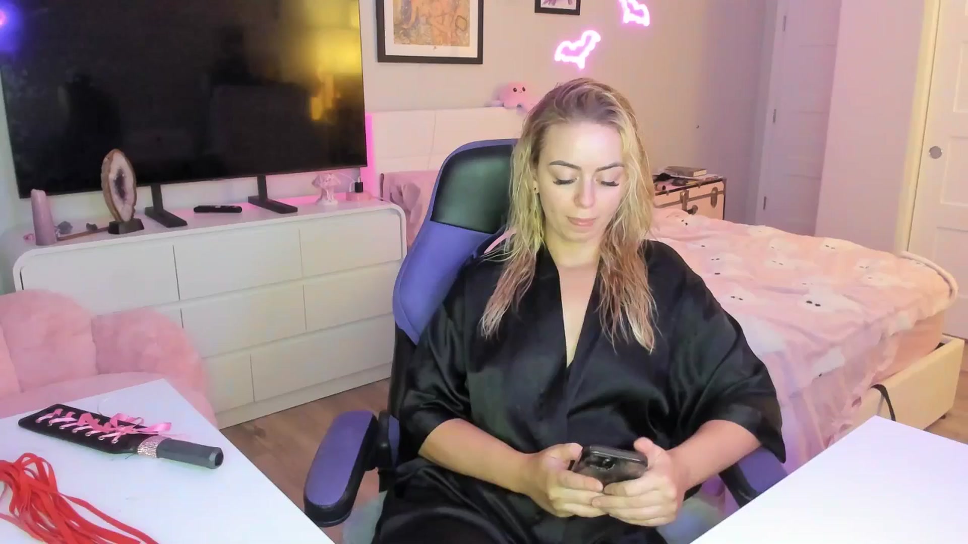 Gallery image thumbnail from Keyana_Reeves's myfreecams stream on, 11/24/2025, 04:08 image 1 of 20