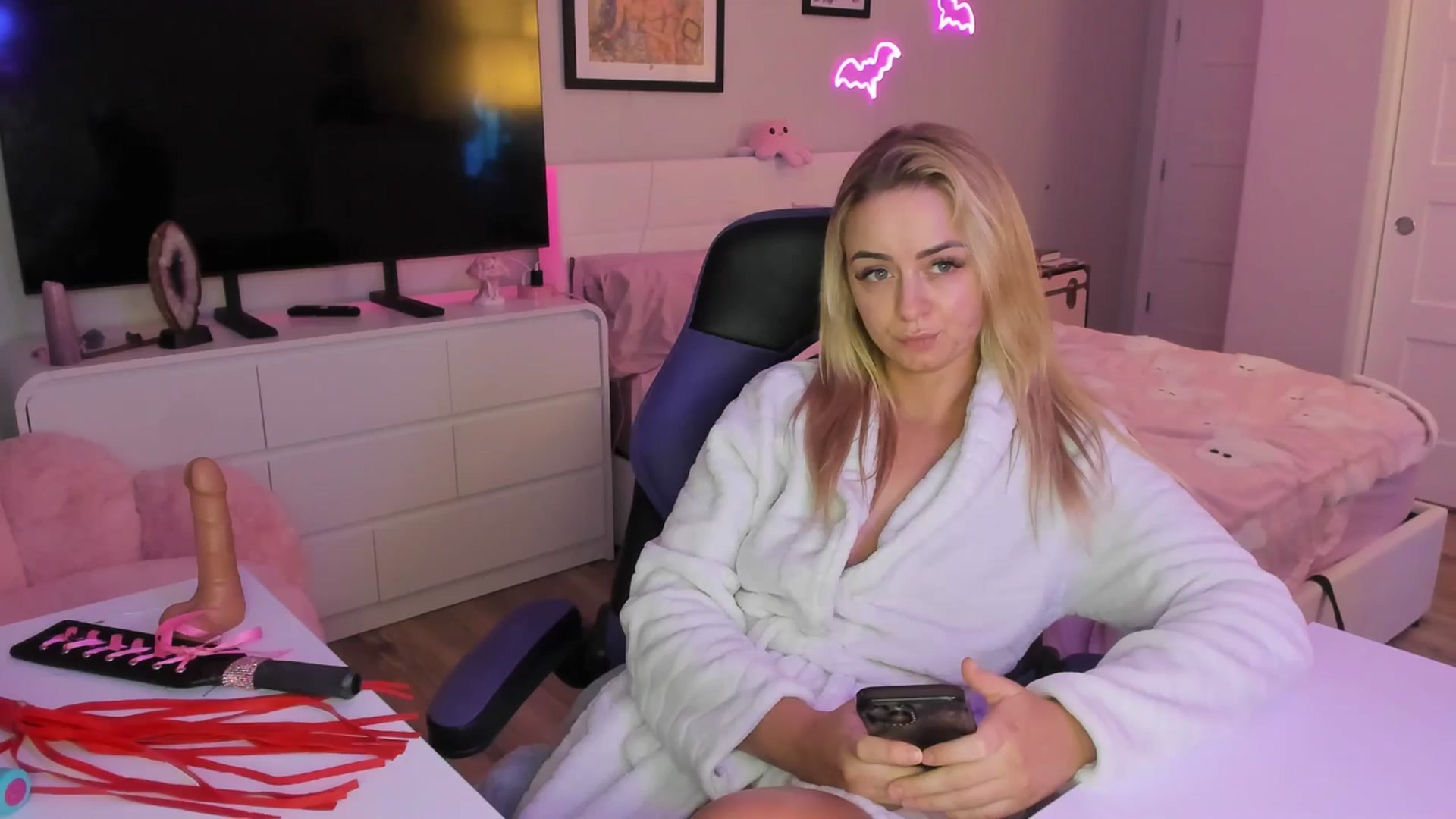 Gallery image thumbnail from Keyana_Reeves's myfreecams stream on, 11/24/2025, 05:39 image 19 of 20