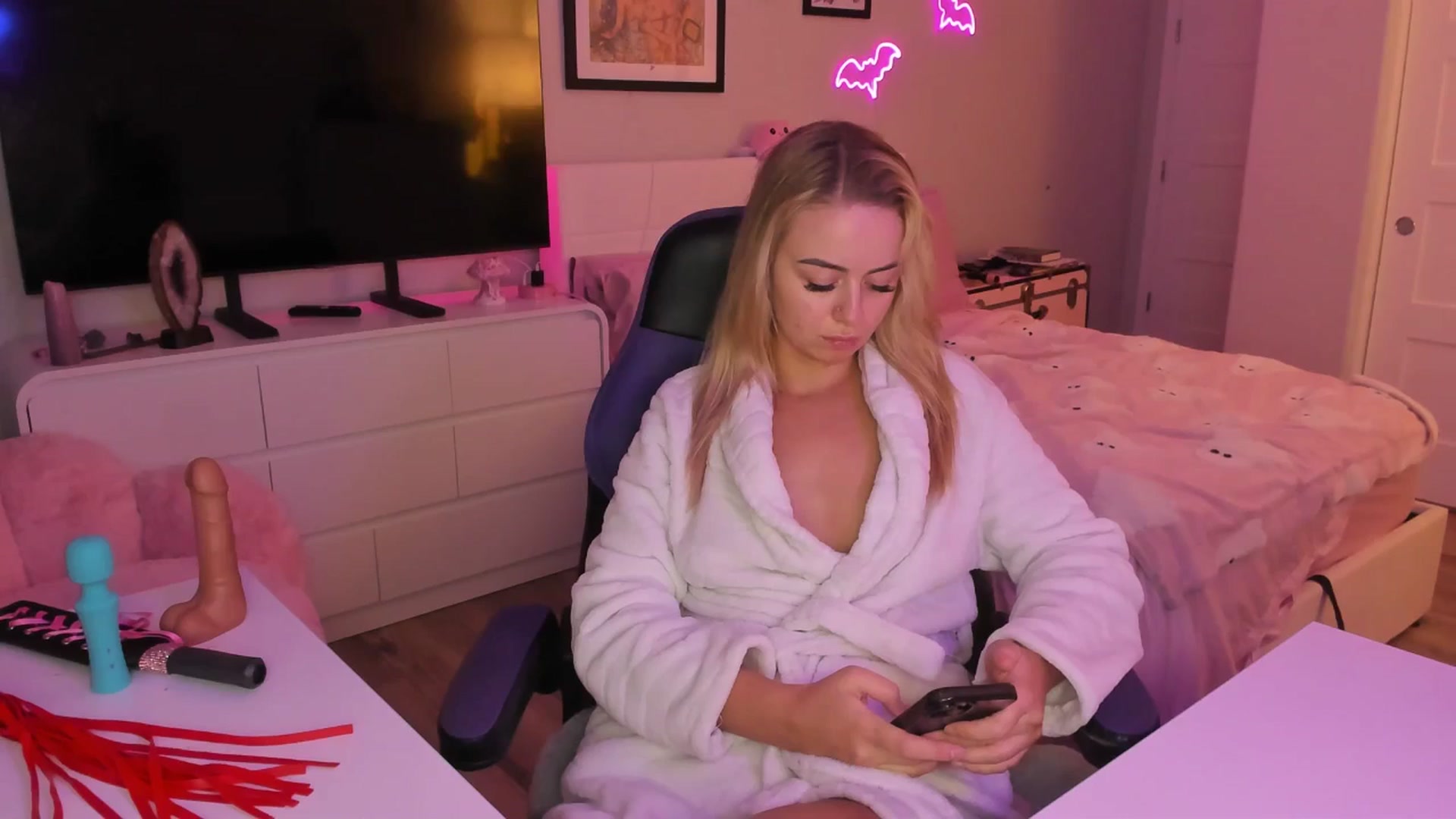 Gallery image thumbnail from Keyana_Reeves's myfreecams stream on, 11/24/2025, 05:39 image 1 of 20