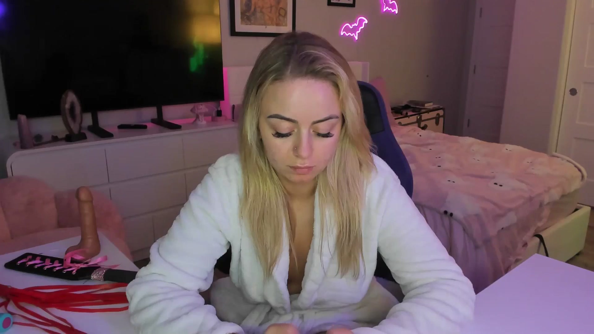 Gallery image thumbnail from Keyana_Reeves's myfreecams stream on, 11/24/2025, 05:39 image 20 of 20
