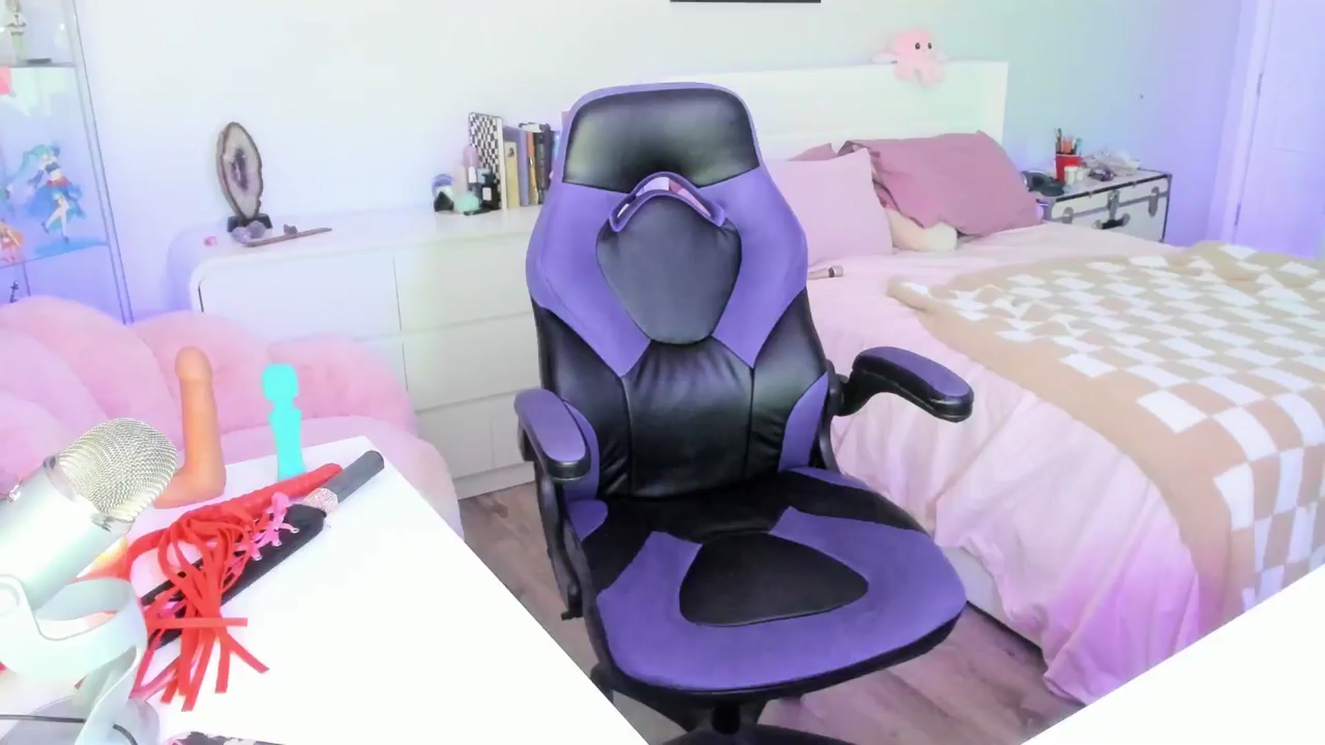 Gallery image thumbnail from Keyana_Reeves's myfreecams stream on, 12/21/2025, 06:32 image 19 of 20