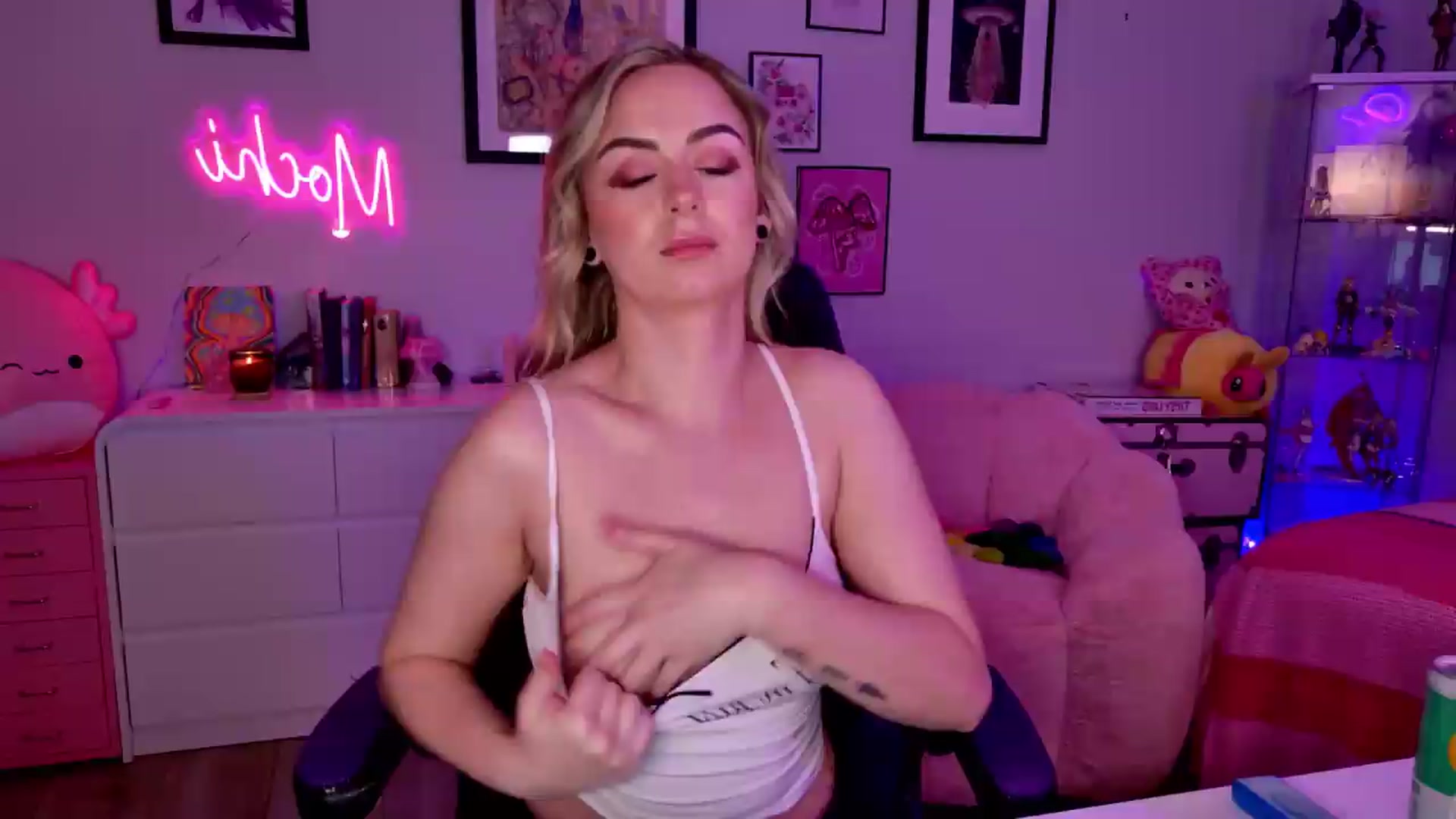 Gallery image thumbnail from Keyana_Reeves's myfreecams stream on, 08/09/2026, 05:14 image 5 of 20