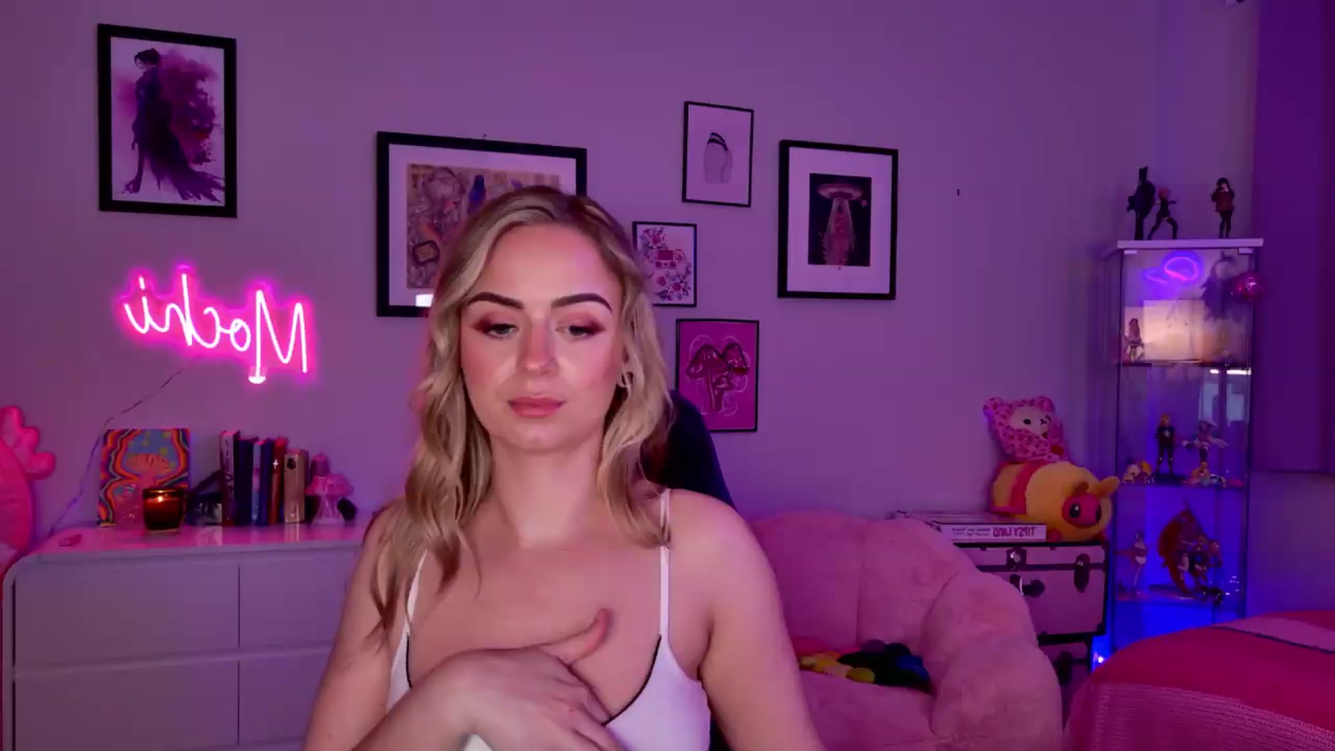 Gallery image thumbnail from Keyana_Reeves's myfreecams stream on, 08/09/2026, 05:14 image 8 of 20