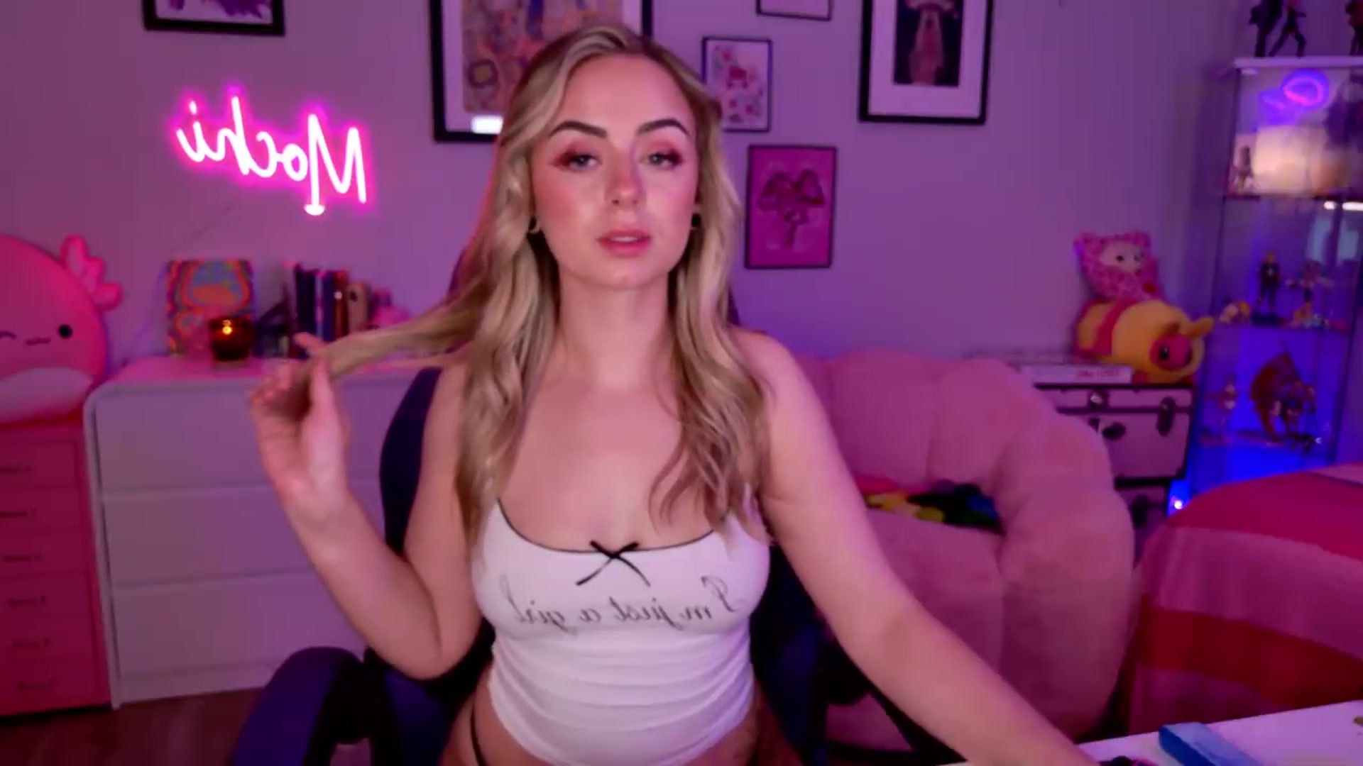 Gallery image thumbnail from Keyana_Reeves's myfreecams stream on, 08/09/2026, 05:14 image 10 of 20