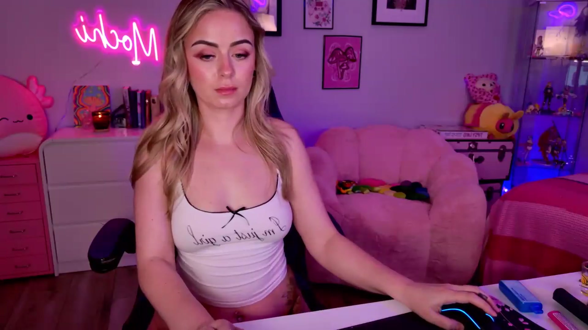 Gallery image thumbnail from Keyana_Reeves's myfreecams stream on, 08/09/2026, 05:14 image 17 of 20