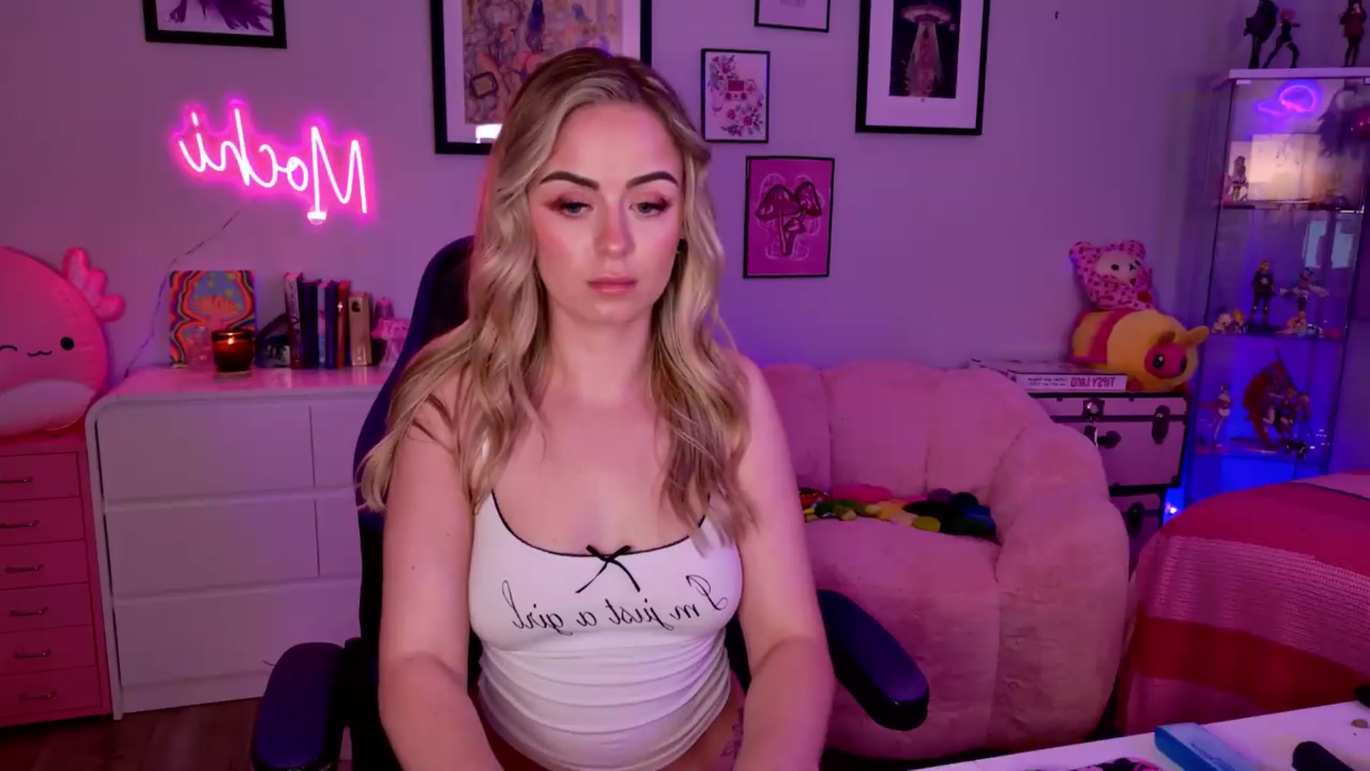 Gallery image thumbnail from Keyana_Reeves's myfreecams stream on, 08/09/2026, 05:14 image 13 of 20