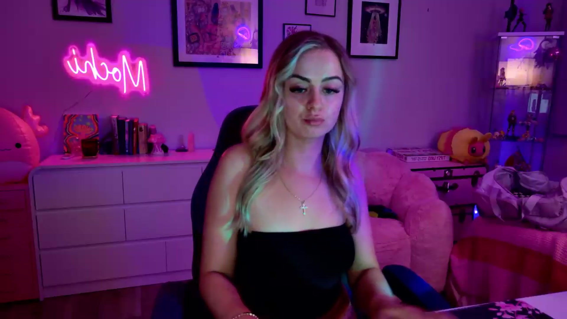 Gallery image thumbnail from Keyana_Reeves's myfreecams stream on, 08/13/2026, 05:10 image 10 of 20