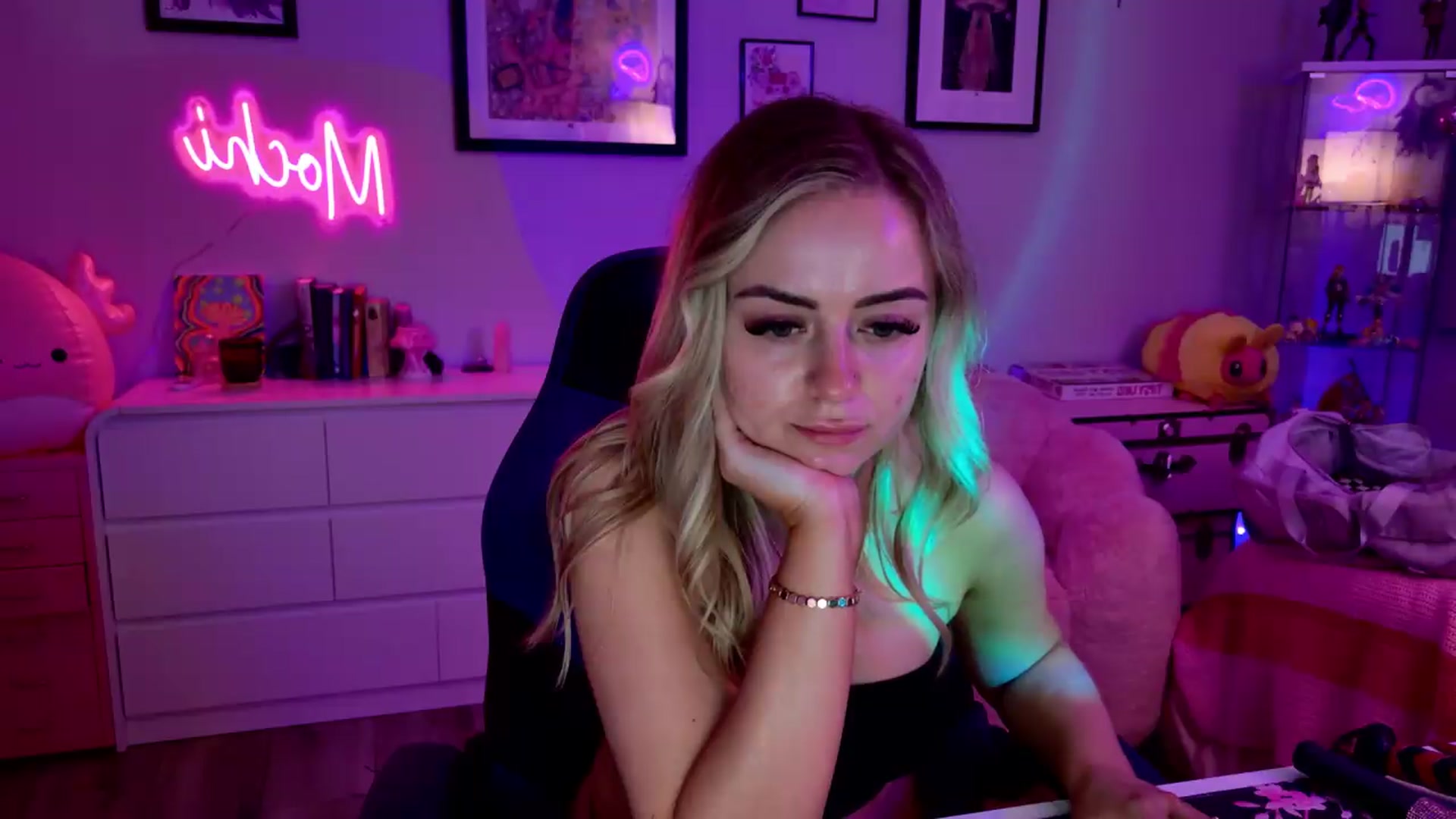 Gallery image thumbnail from Keyana_Reeves's myfreecams stream on, 08/13/2026, 05:10 image 18 of 20