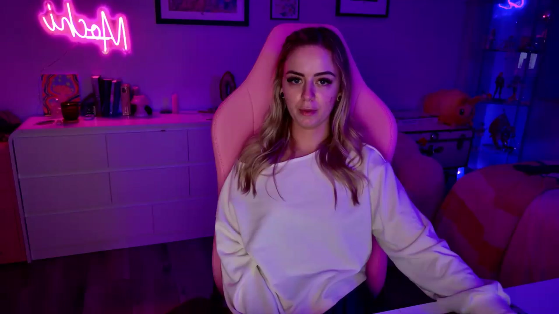 Gallery image thumbnail from Keyana_Reeves's myfreecams stream on, 08/25/2026, 04:11 image 7 of 20