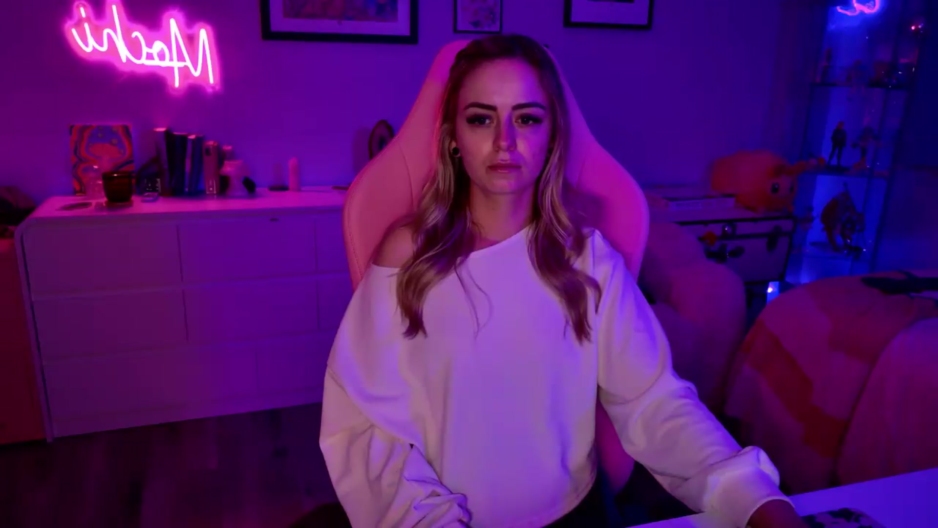 Gallery image thumbnail from Keyana_Reeves's myfreecams stream on, 08/25/2026, 04:11 image 9 of 20