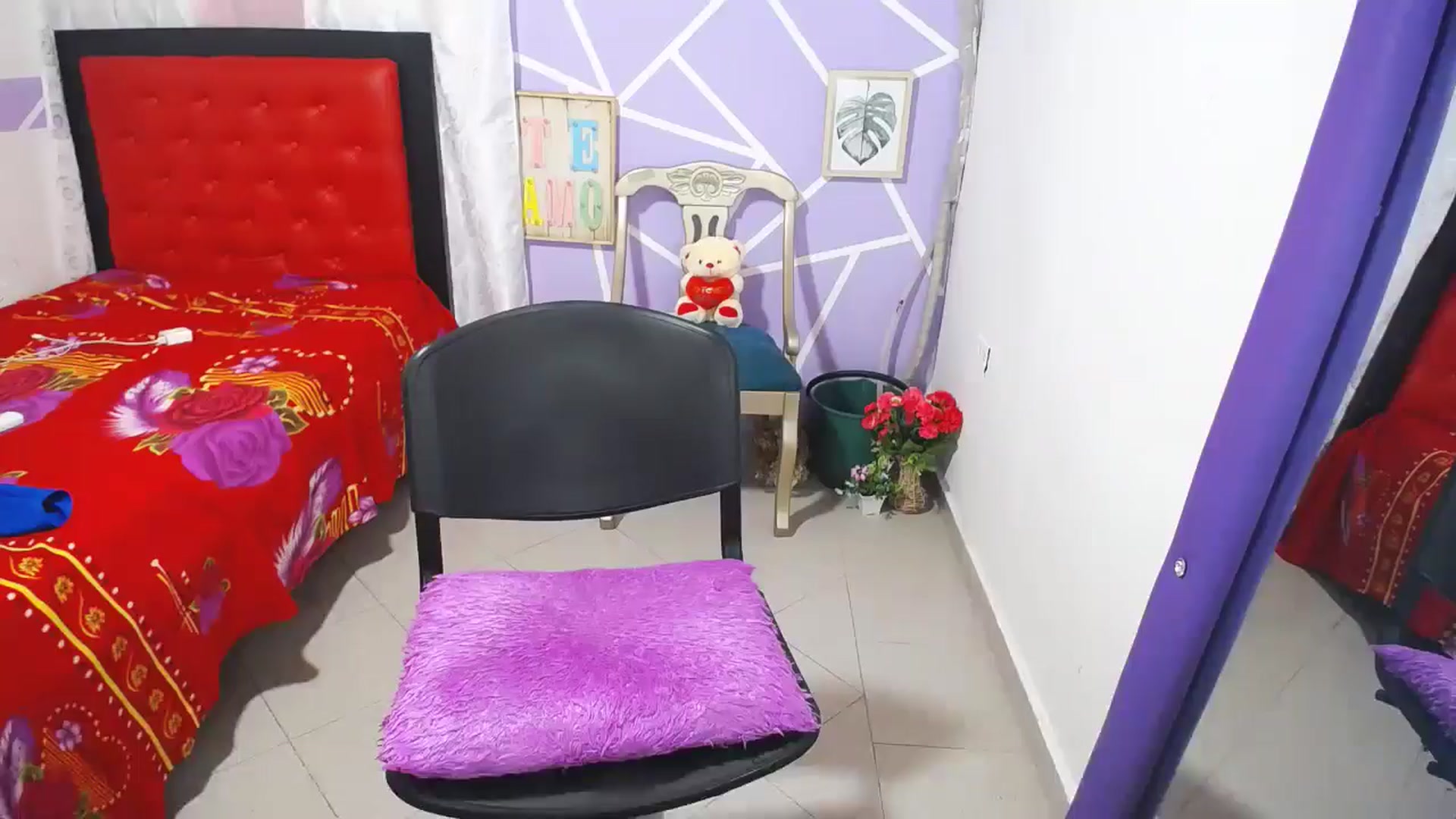 Gallery image thumbnail from Keys_victory's myfreecams stream on, 09/24/2024, 17:11 image 7 of 20