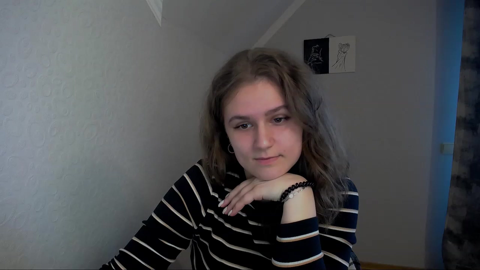 Gallery image thumbnail from Keysi_mil's myfreecams stream on, 04/21/2023, 07:53 image 11 of 20