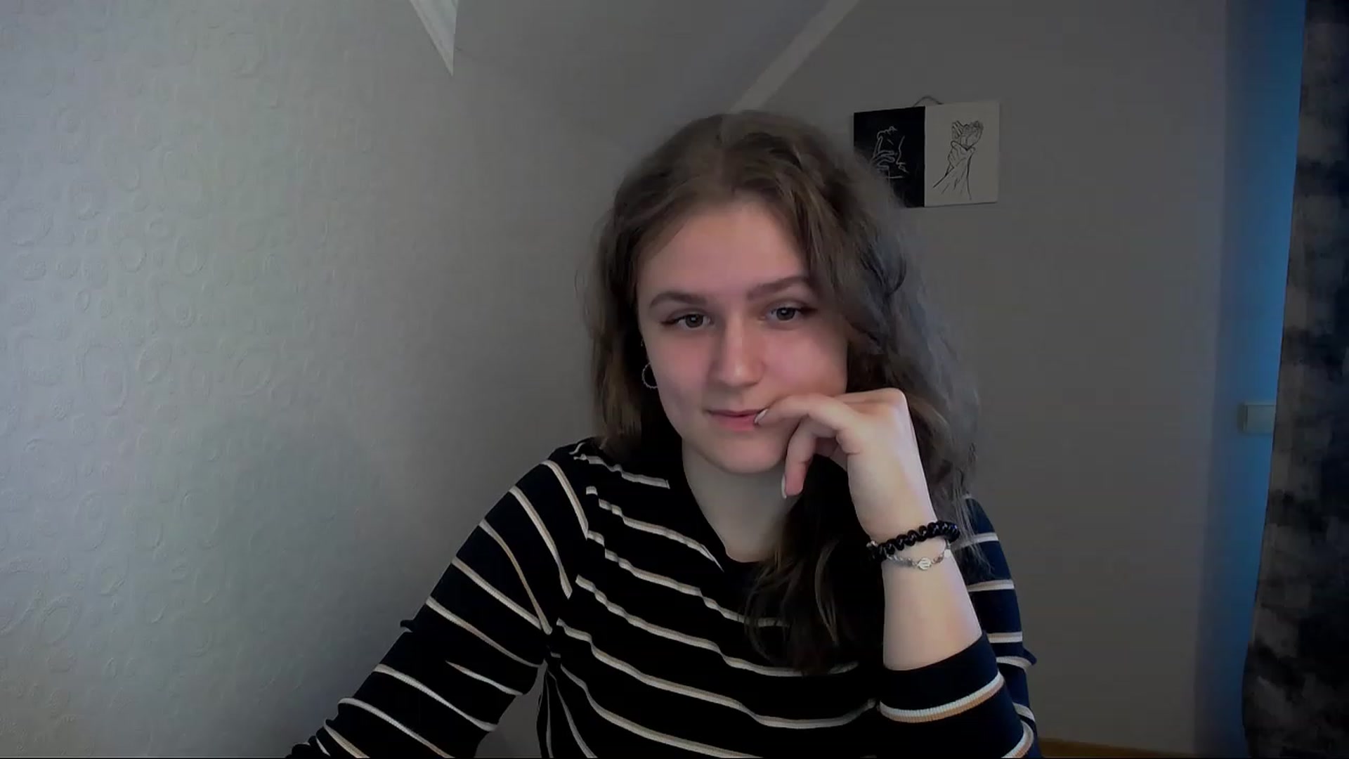 Gallery image thumbnail from Keysi_mil's myfreecams stream on, 04/21/2023, 07:53 image 6 of 20