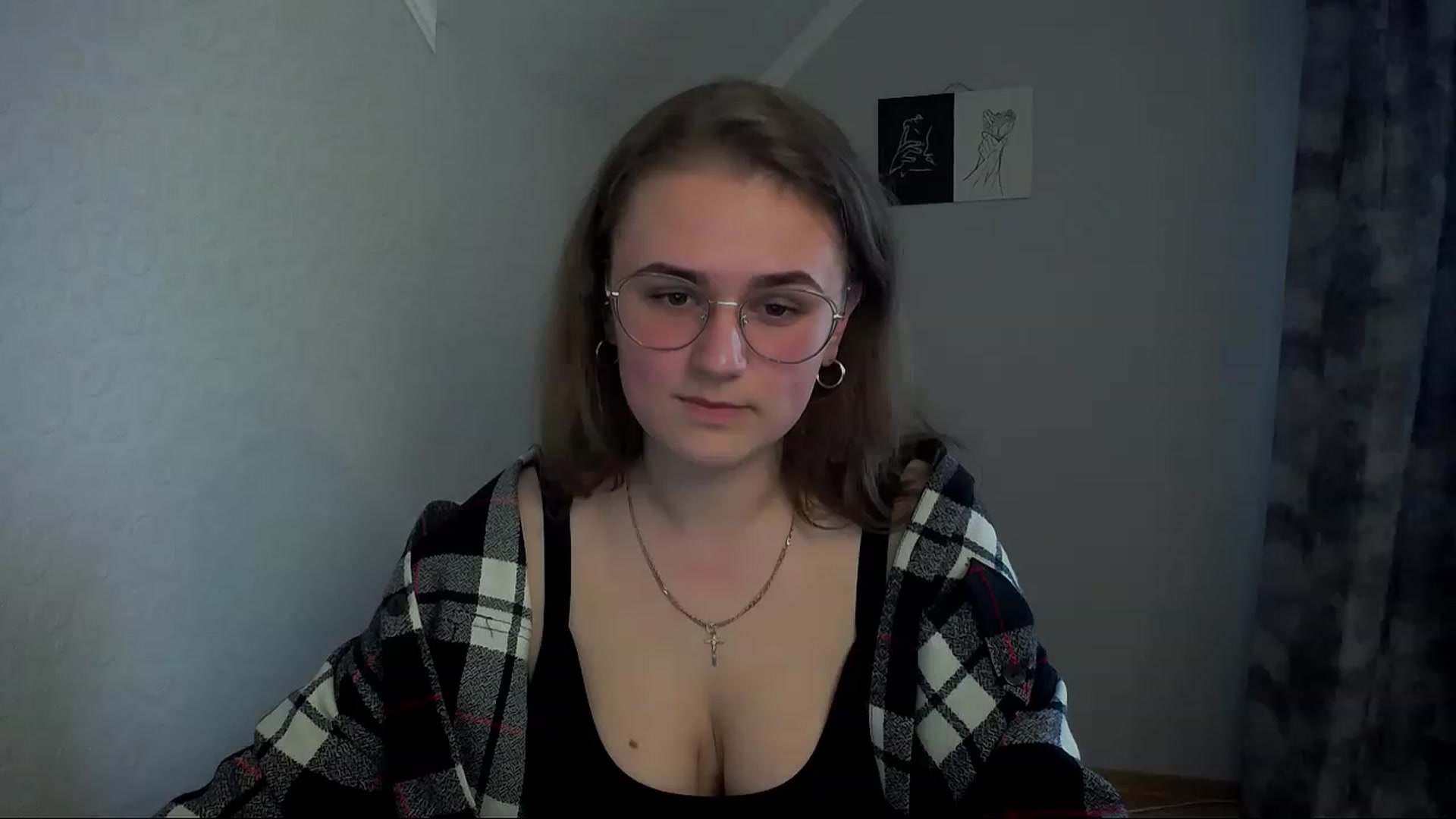 Gallery image thumbnail from Keysi_mil's myfreecams stream on, 04/23/2023, 11:35 image 17 of 20