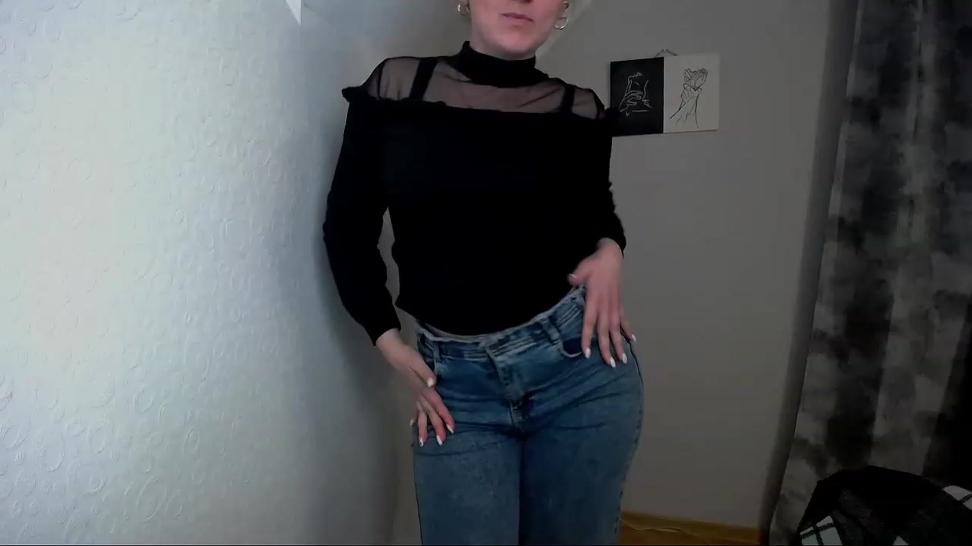 Gallery image thumbnail from Keysi_mil's myfreecams stream on, 05/18/2023, 17:48 image 13 of 20