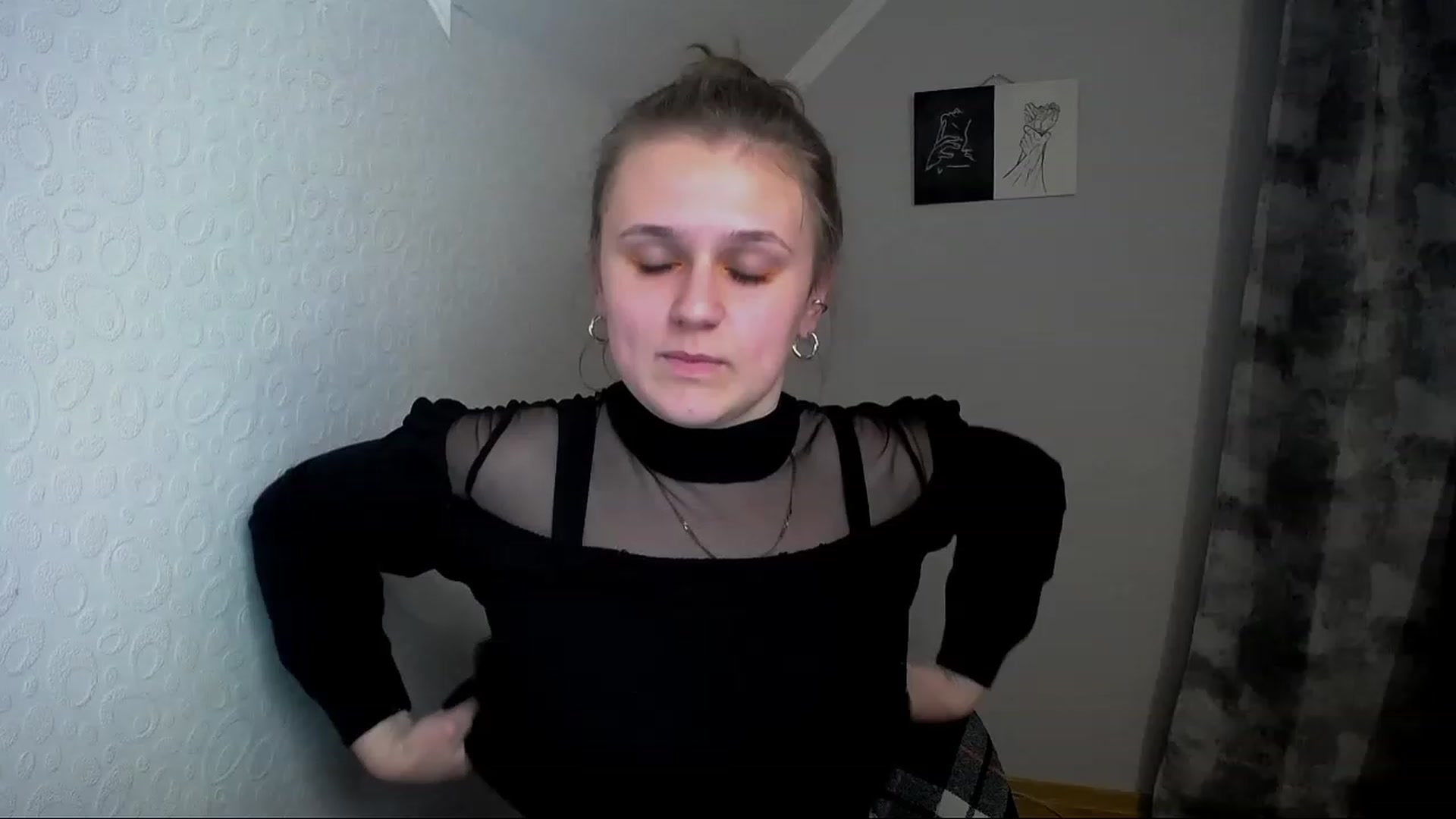 Gallery image thumbnail from Keysi_mil's myfreecams stream on, 05/18/2023, 17:48 image 12 of 20