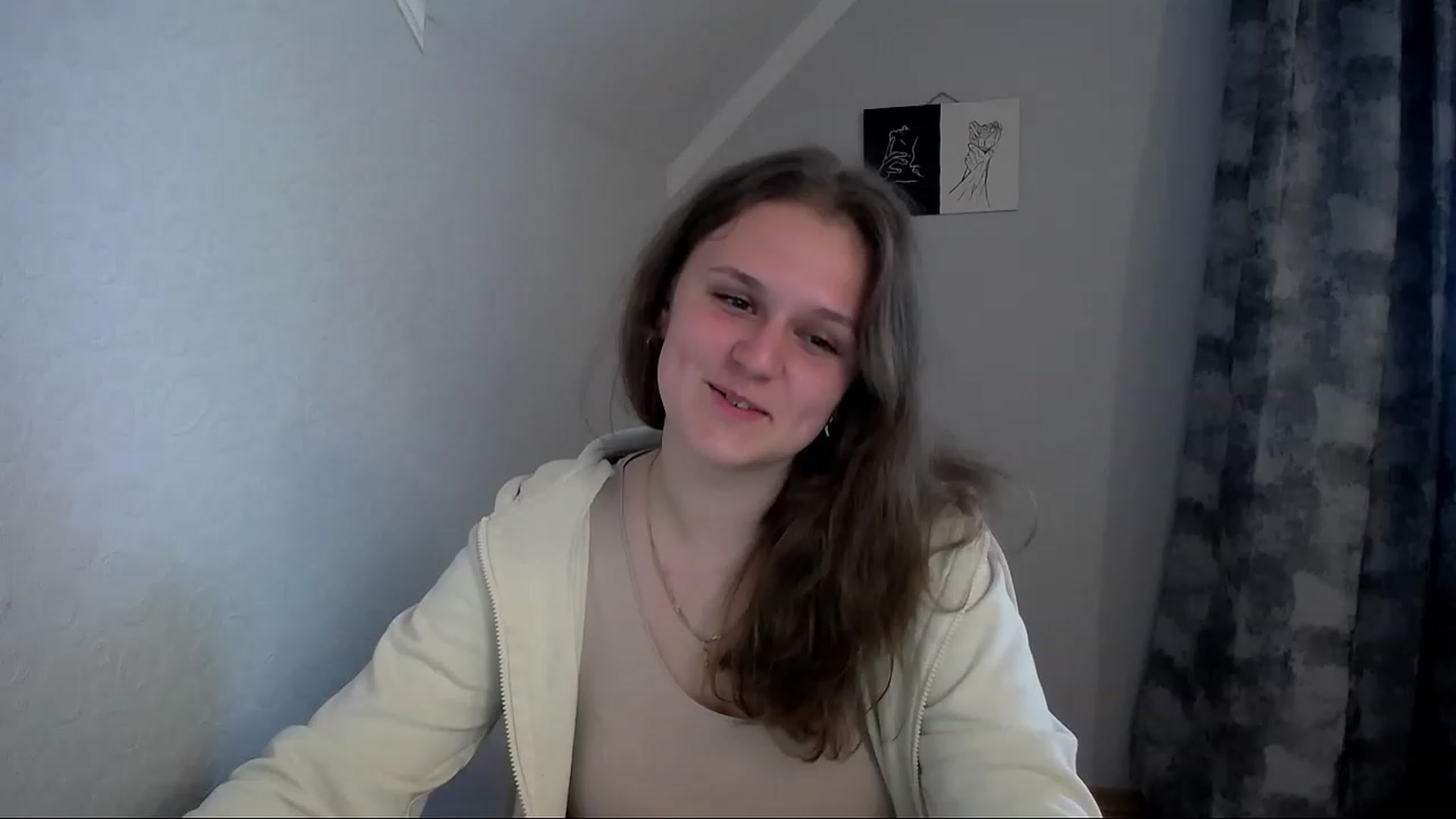 Gallery image thumbnail from Keysi_mil's myfreecams stream on, 05/22/2023, 14:36 image 14 of 20
