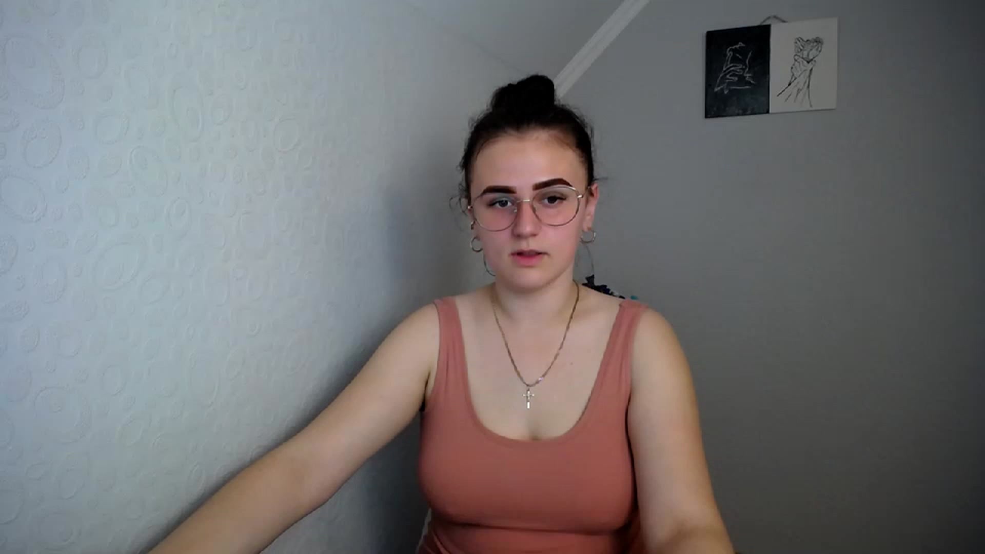 Gallery image thumbnail from Keysi_mil's myfreecams stream on, 06/18/2023, 17:03 image 9 of 20