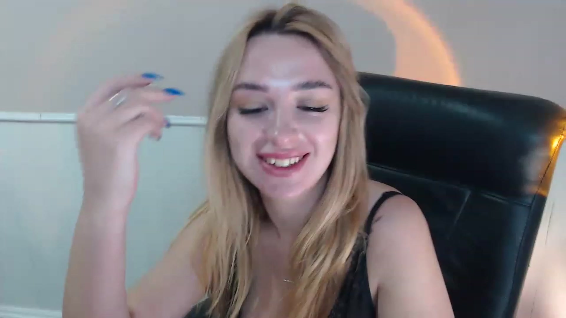Gallery image thumbnail from Keyssi_li's myfreecams stream on, 12/02/2022, 10:52 image 15 of 20