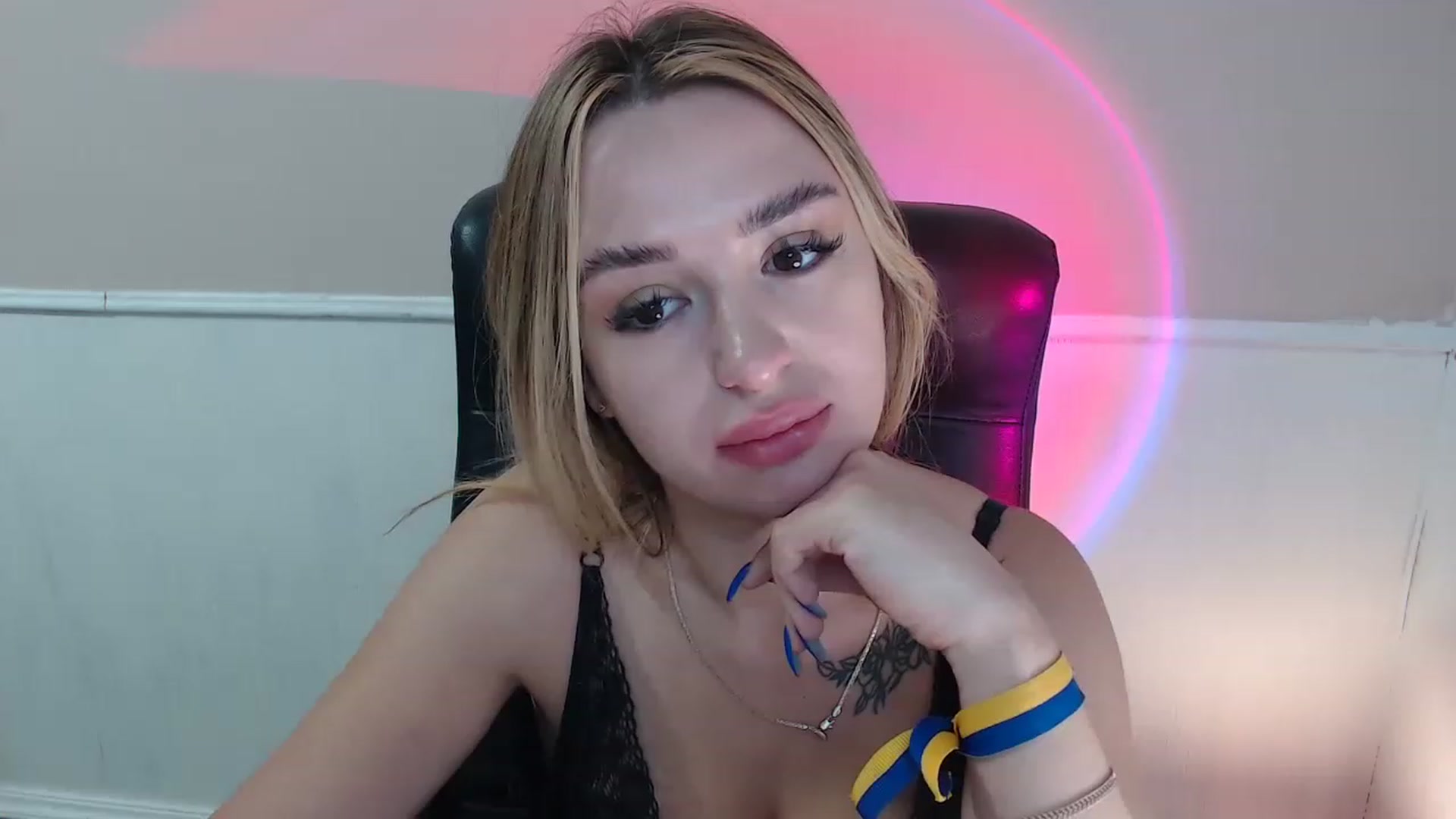 Gallery image thumbnail from Keyssi_li's myfreecams stream on, 12/02/2022, 10:52 image 4 of 20
