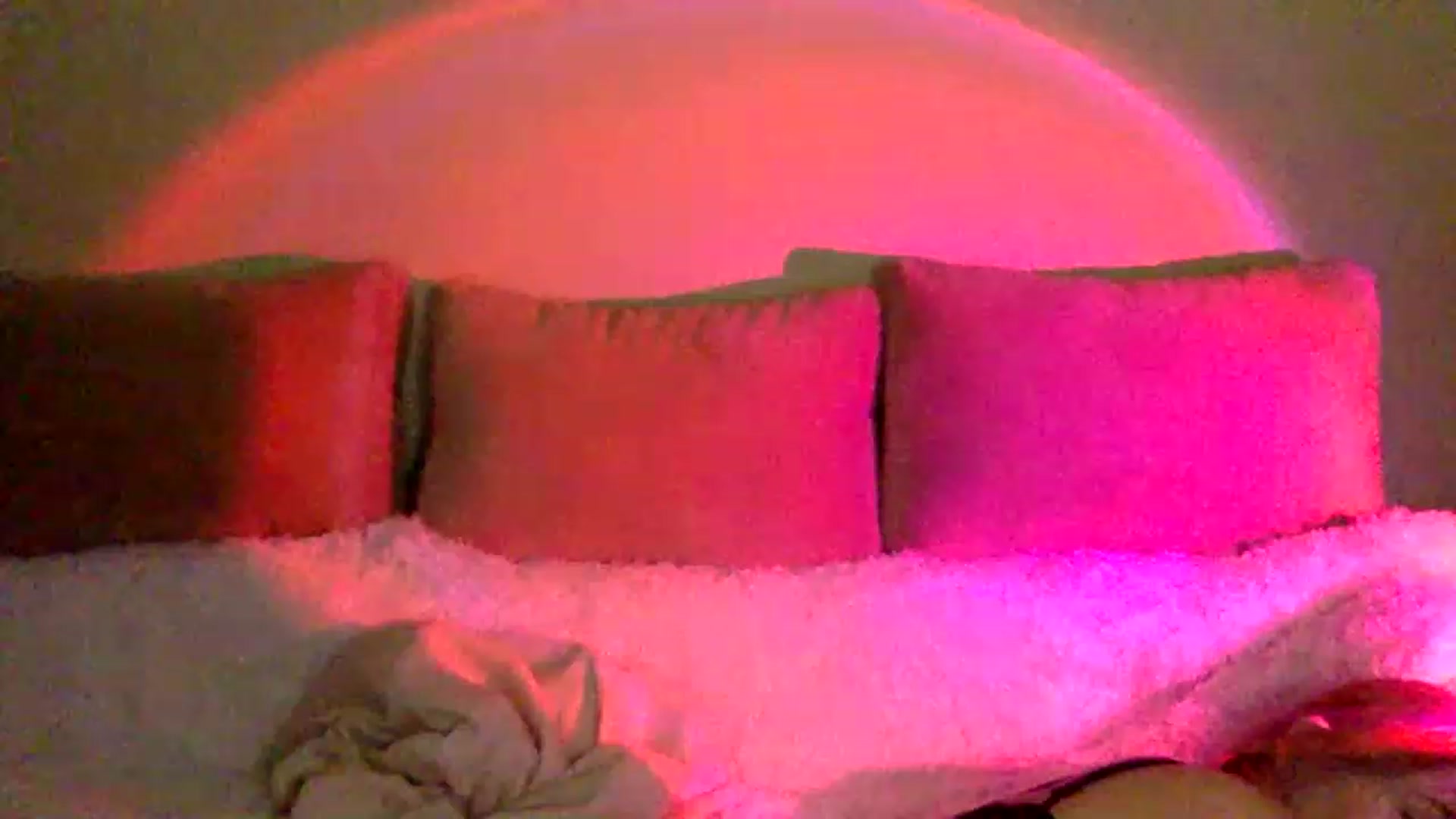Gallery image thumbnail from Keyssi_li's myfreecams stream on, 12/10/2022, 18:31 image 12 of 20