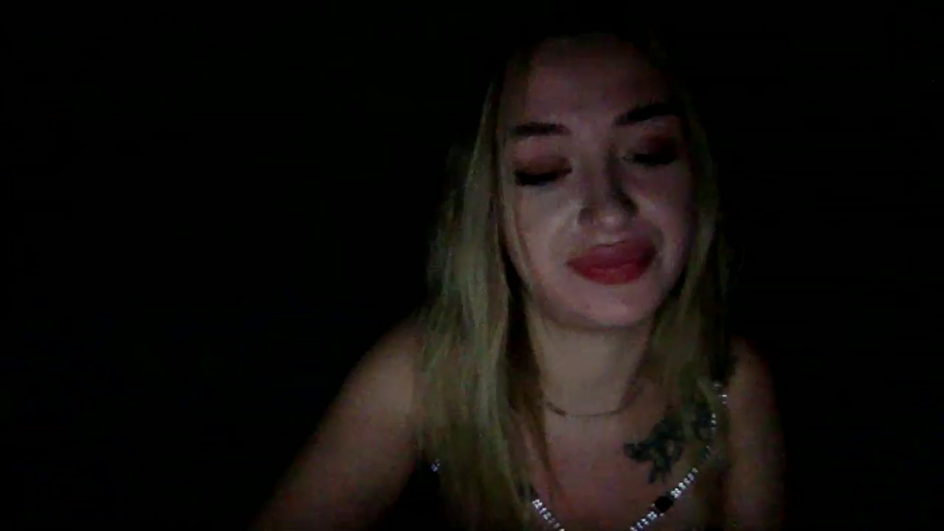 Gallery image thumbnail from Keyssi_li's myfreecams stream on, 12/10/2022, 19:16 image 17 of 20