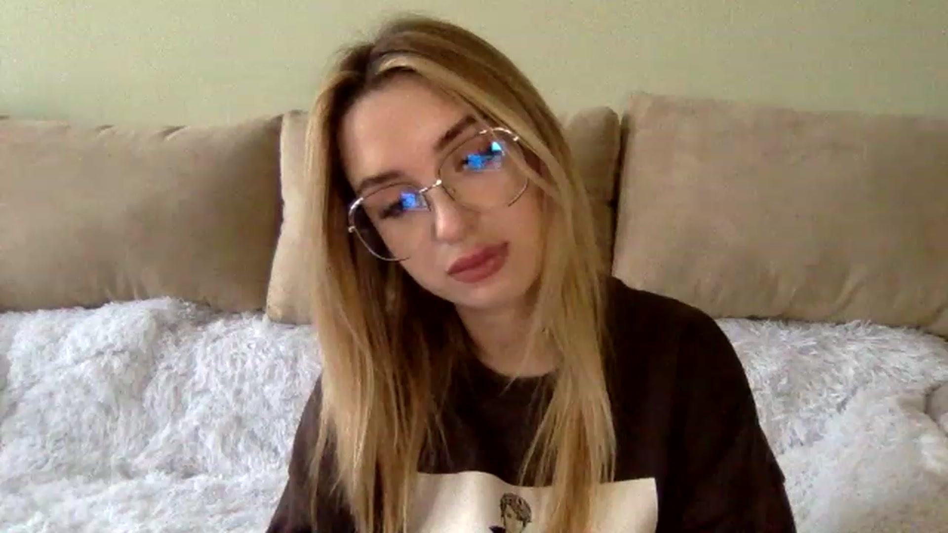 Gallery image thumbnail from Keyssi_li's myfreecams stream on, 12/12/2022, 12:41 image 18 of 20